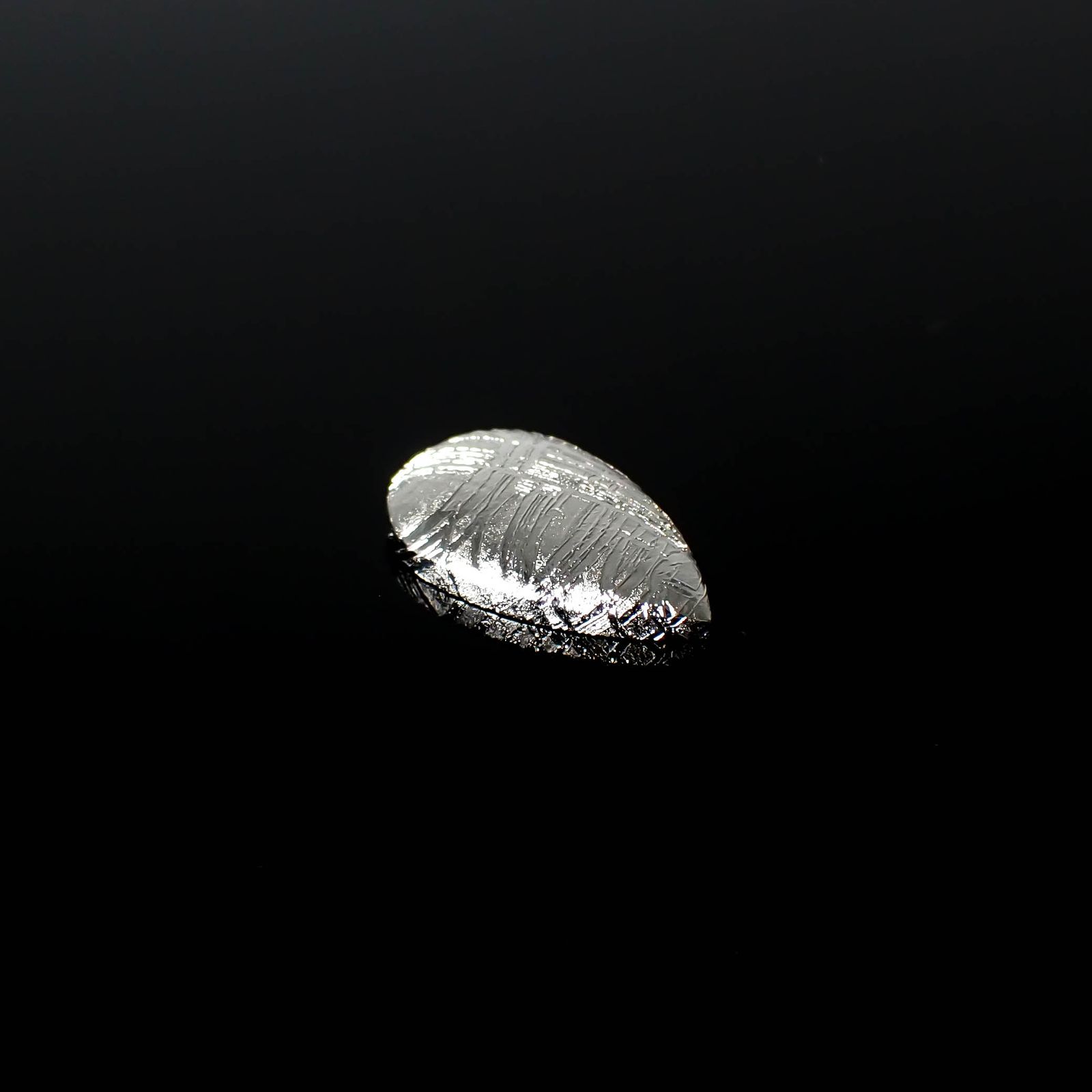 ムオニナルスタ隕石 発見地:スウェーデン 10.12ct[240125801]15.8x9.9mm前後