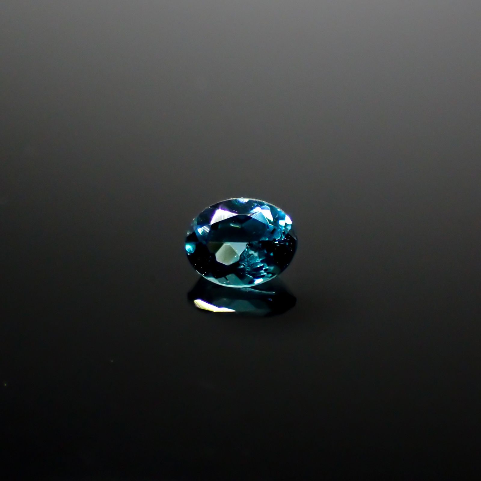 ブルーグリーントルマリン ブラジル産 0.19ct[240628035]3.9x3.1mm前後