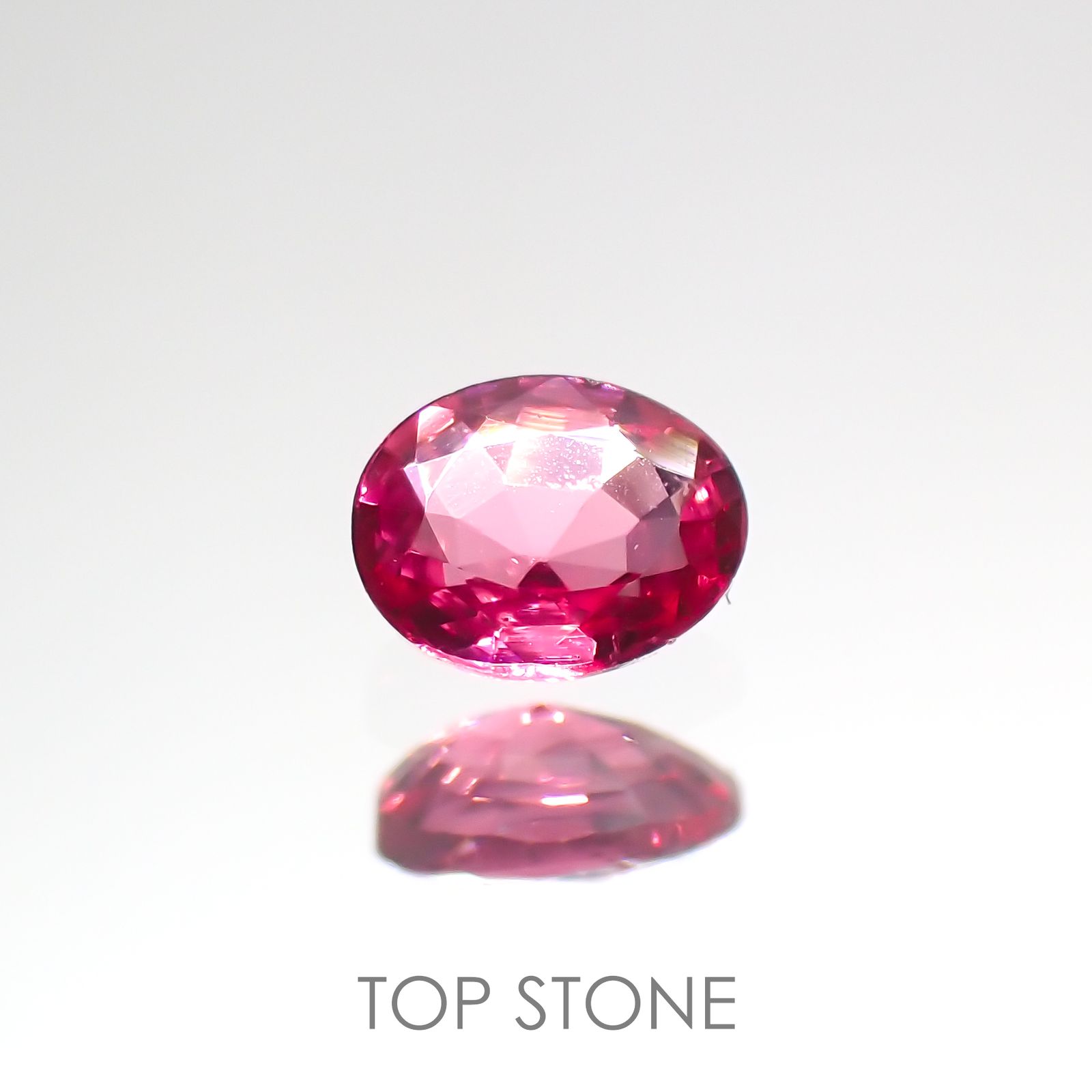 ホットピンクスピネル(宝石名ピンク・スピネル)タンザニア産 0.19ct 識別済[220114134]3.9x3mm前後