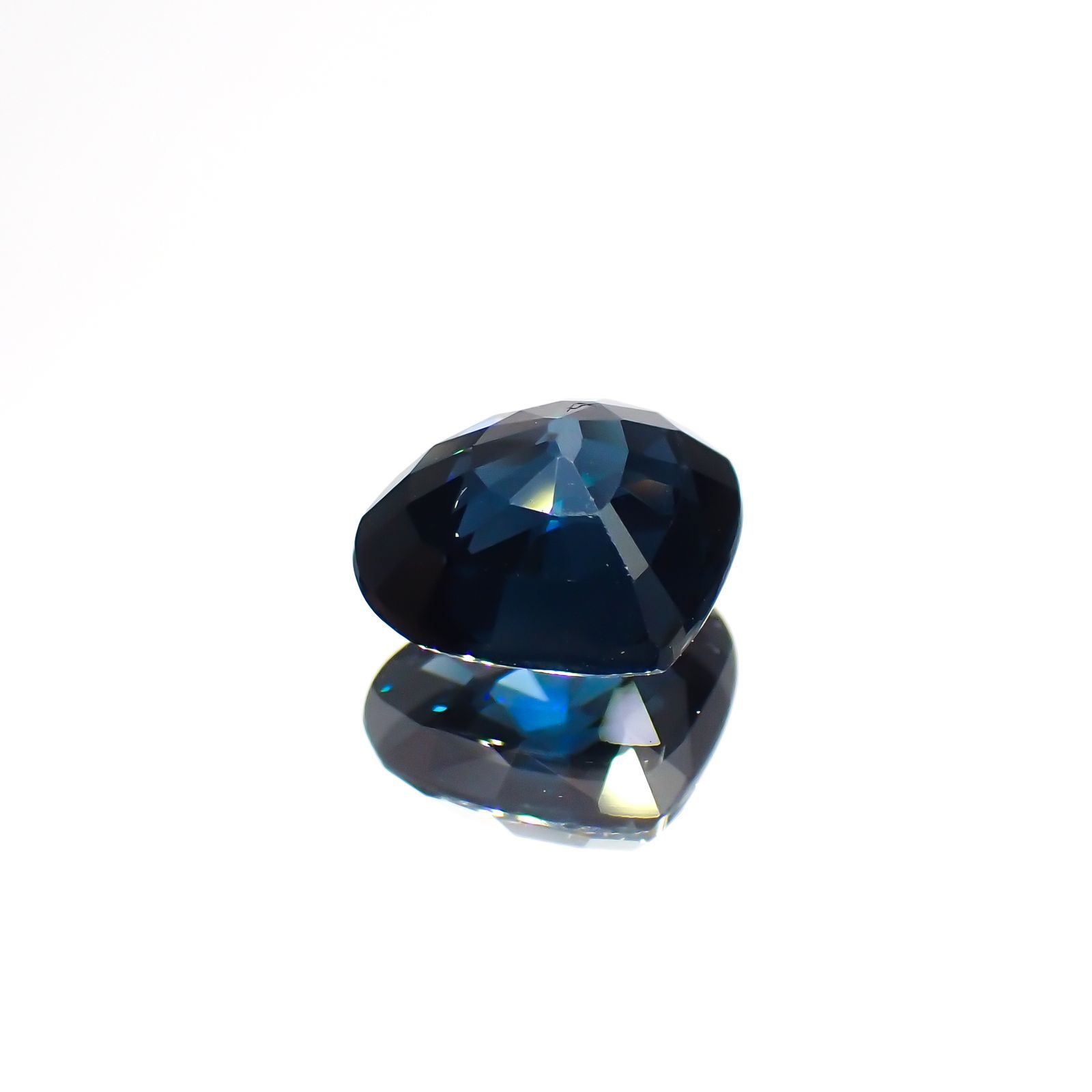 コバルトブルースピネル(宝石名ブルー・スピネル)スリランカ産 1.438ct ソ付(日独)[220113831]6.49x7.54mm前後