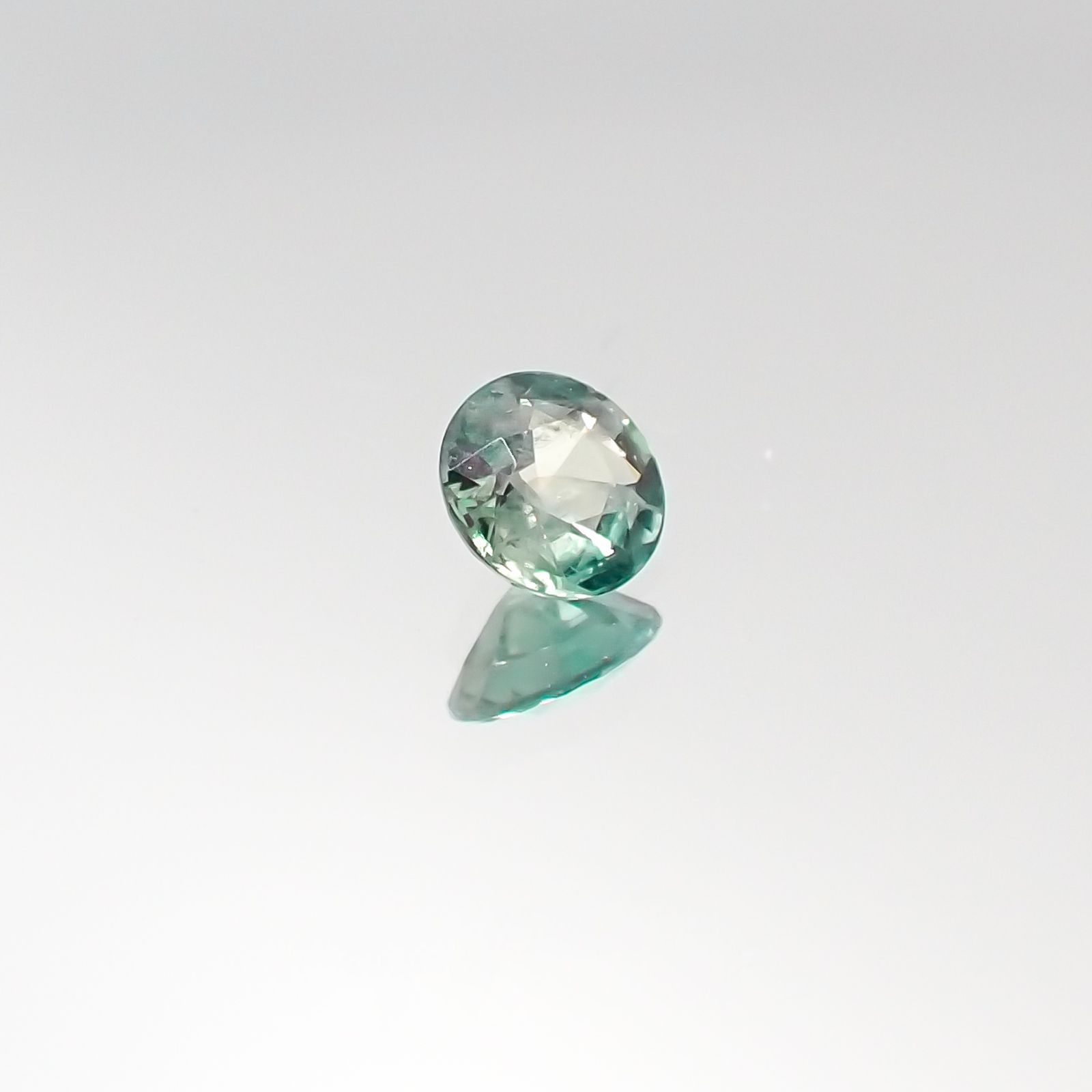 アレキサンドライト ブラジル産 ルース 0.19ct[20095543]3.7×3.7mm前後