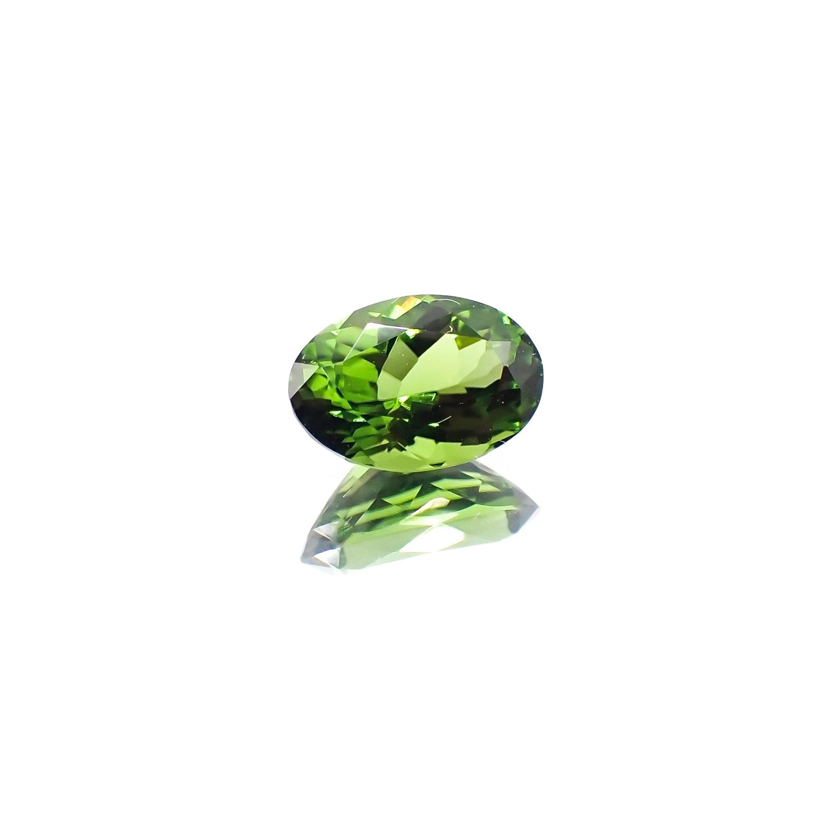 クロムトルマリン(宝石名バナジウム(クロム)・トルマリン)タンザニア産 ソ付(彩珠) 1.018ct / 7.8x5.4mm前後 [230823072]