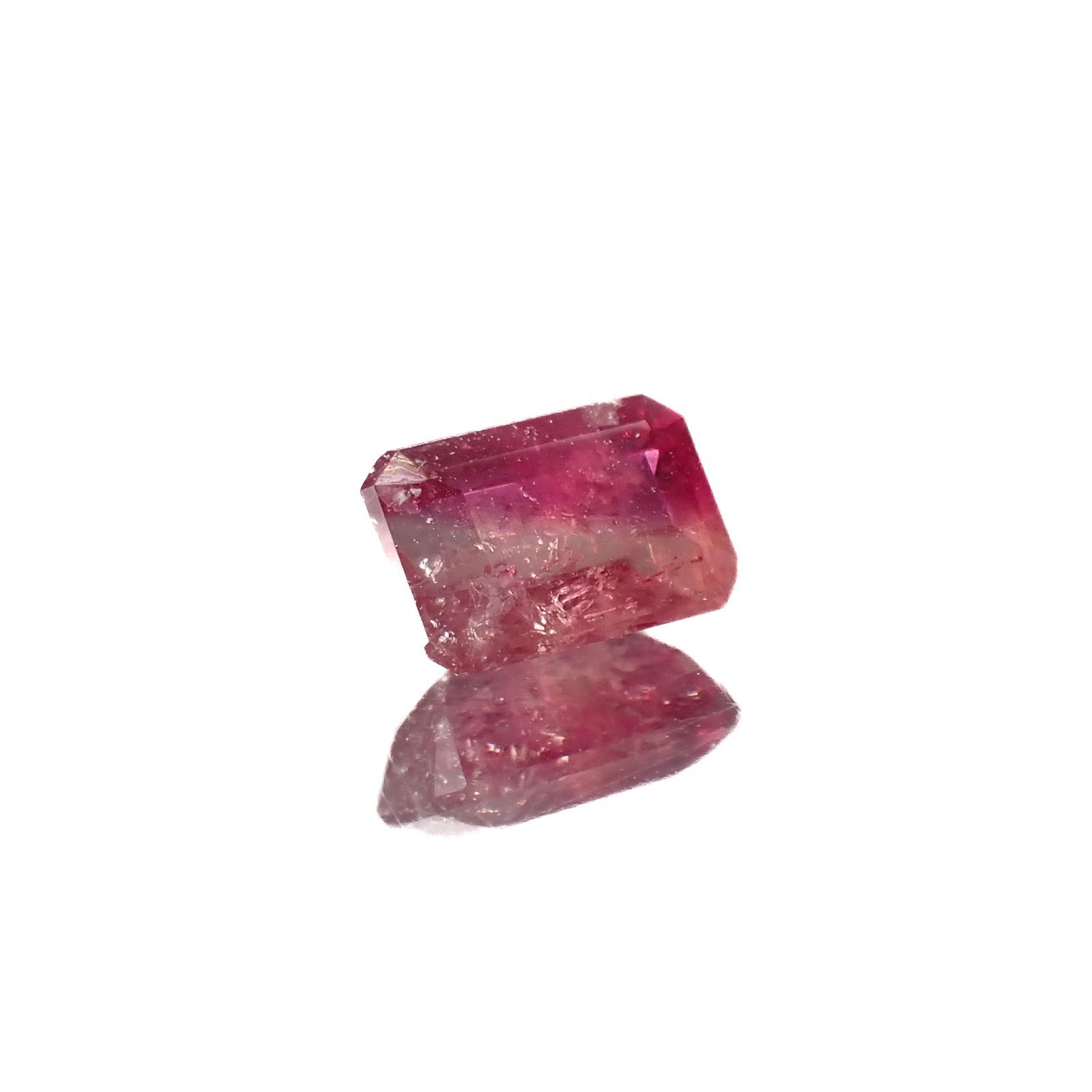 レッドベリル(宝石名レッド・ベリル)アメリカ・ユタ州産 0.18ct