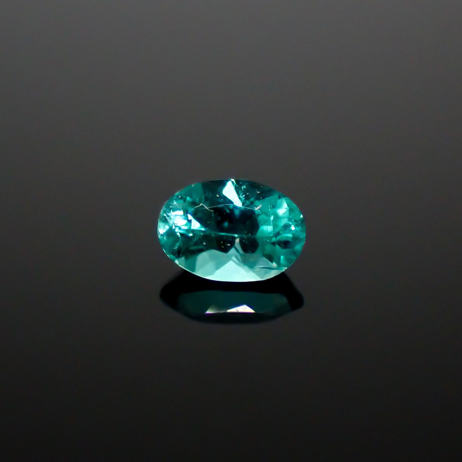 パライバトルマリン ブラジル・ムルング鉱山産 0.12ct[240928750]3.6x2.5mm前後