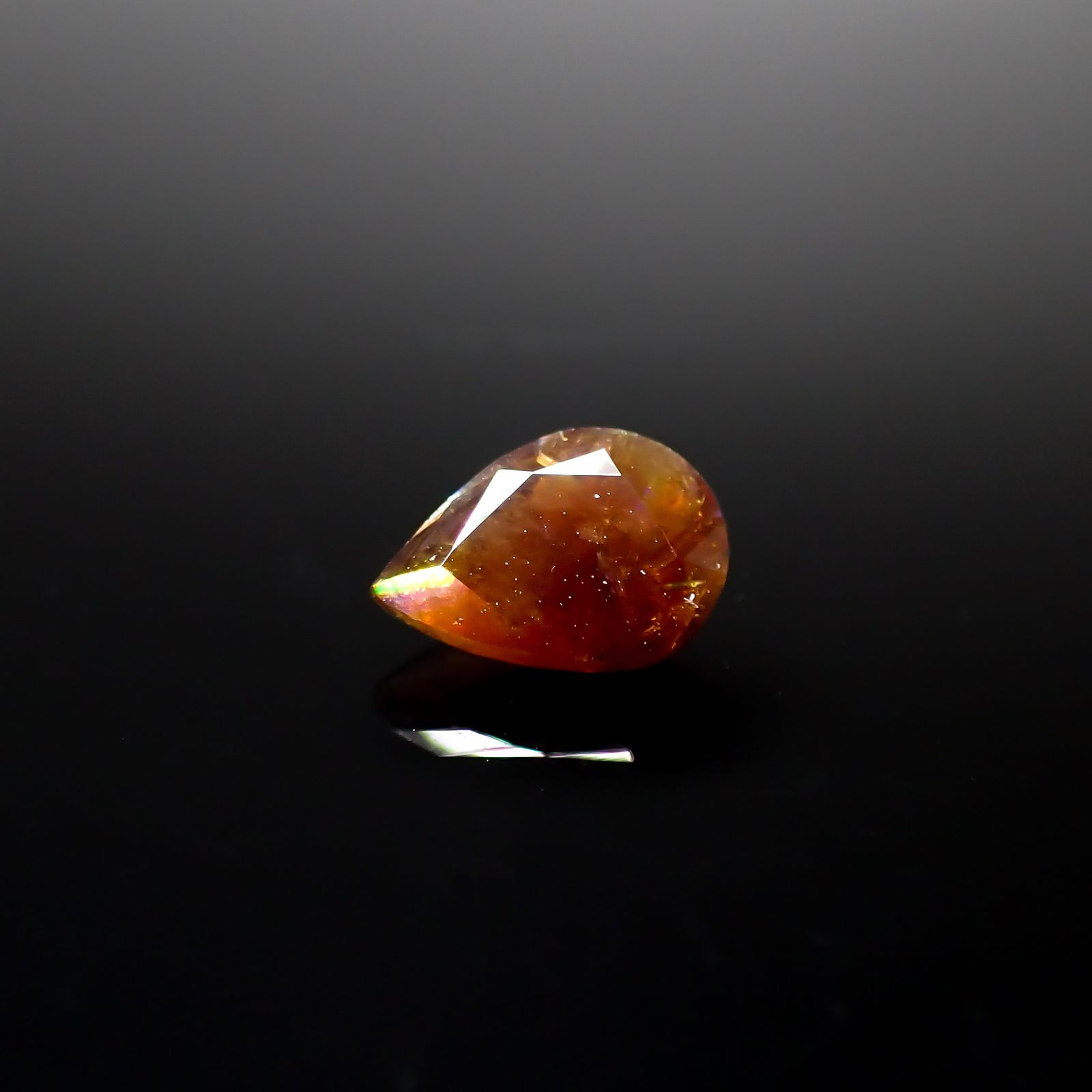 レインボーガーネット 日本・奈良県産 1.37ct[240125534]8x5.5mm前後