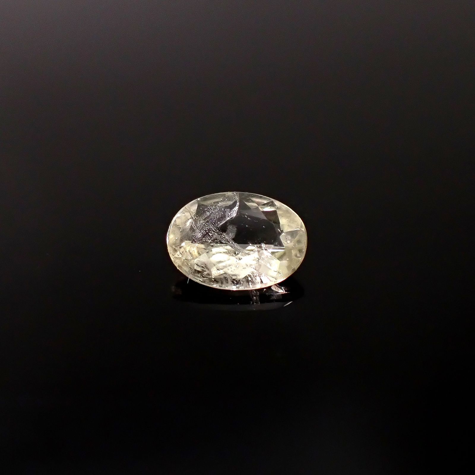 ブラジリアナイト(宝石名ブラジリアナイト)ブラジル産 識別済 0.51ct / 6.3x4.6mm前後 [260131496]