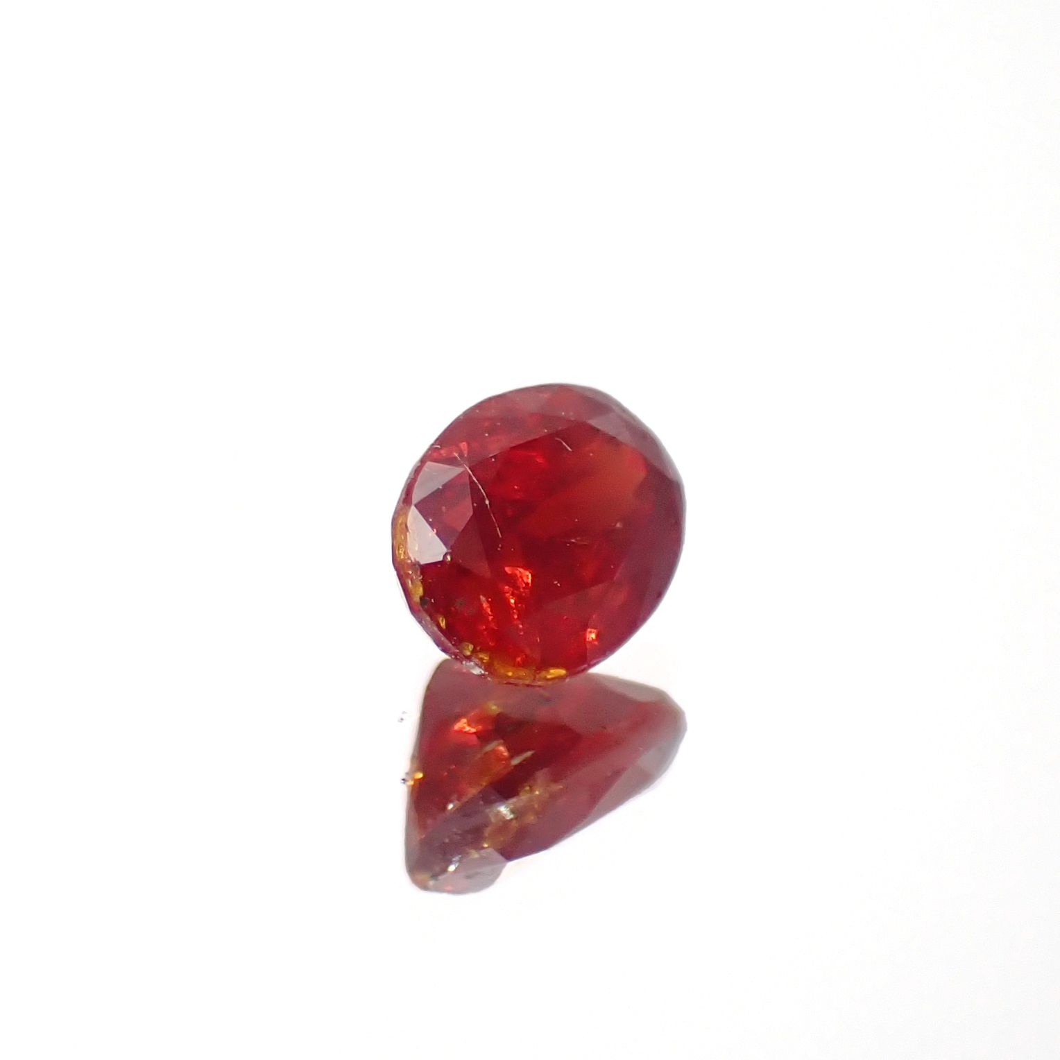 ジンカイト 天然結晶 (宝石名ジンカイト)アメリカ・ニュージャージー州フランクリン鉱山産 0.654ct ソ付(日独)[241229670]4.85x3.71mm前後