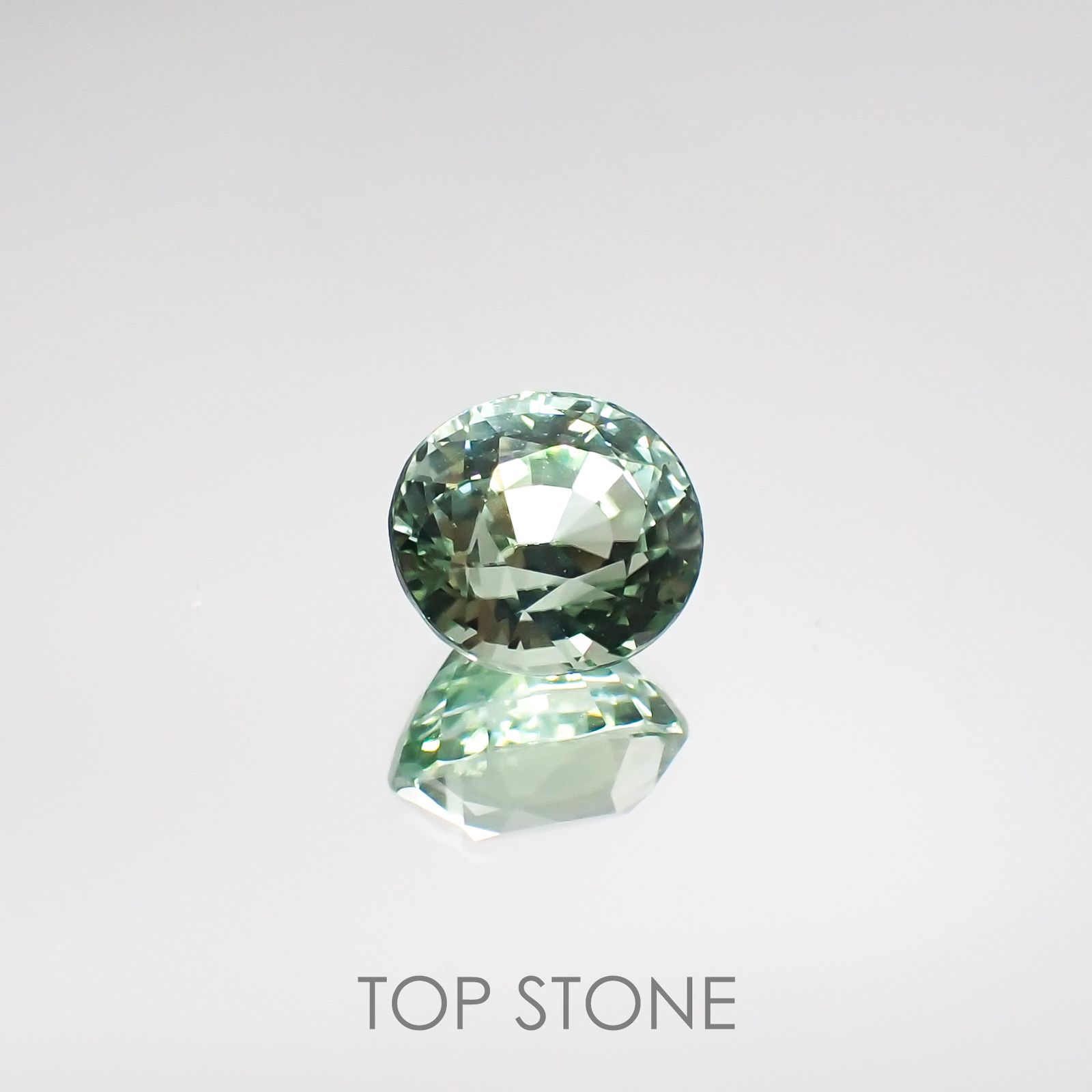 ミントトルマリン(宝石名ライトグリーン・トルマリン) ルワンダ産 2.082ct ソ付(彩珠)[210711597]7.9×7.1mm前後