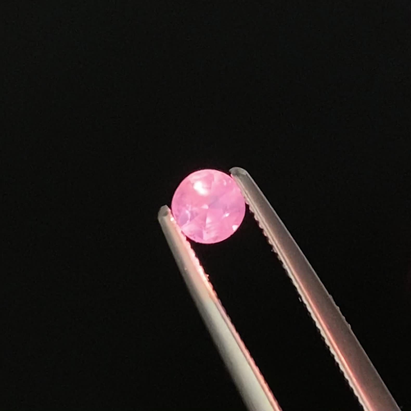 シルキーアレキサンドライト ブラジル・ミナスジェライス州