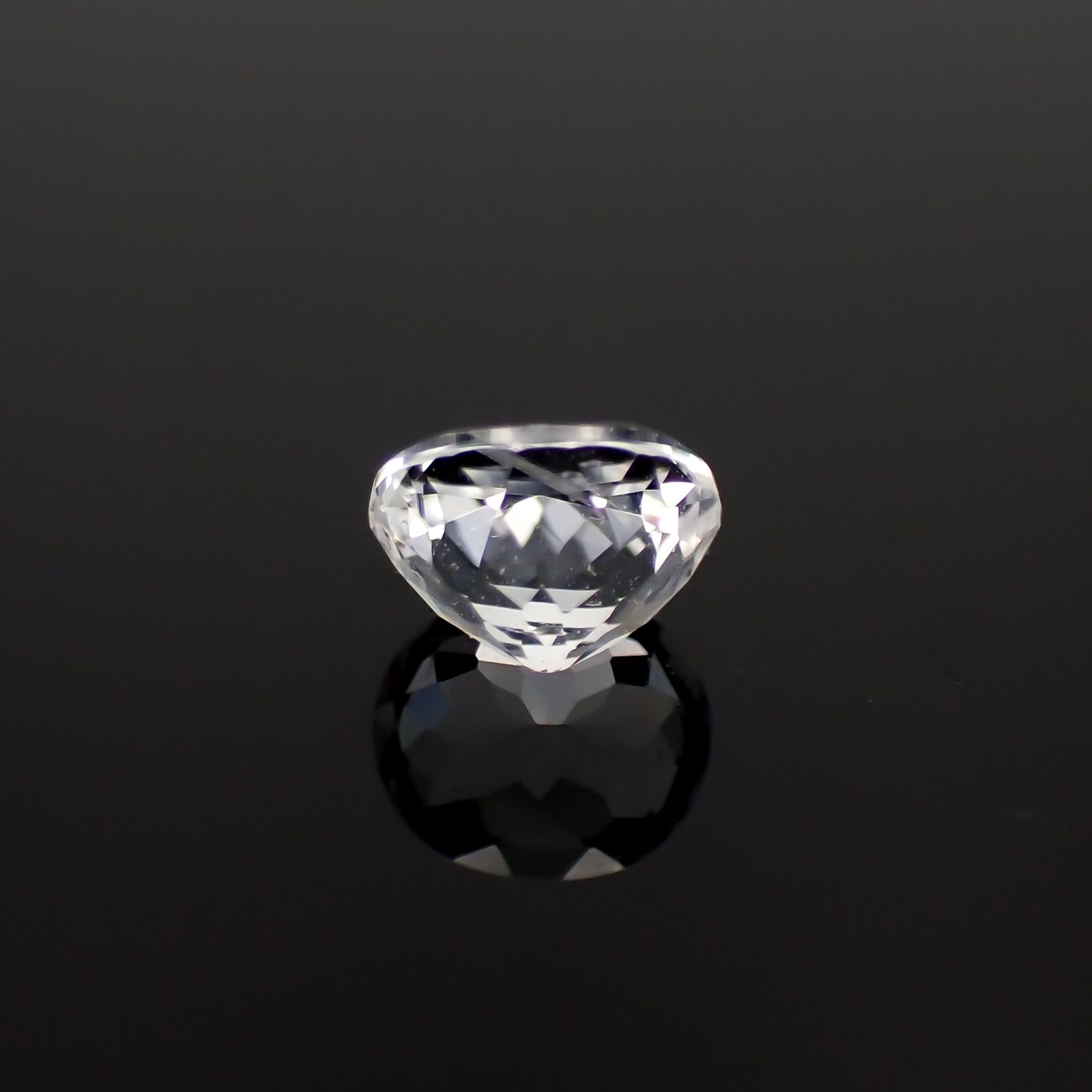 フェナカイト(宝石名フェナカイト)ブラジル産 0.60ct 識別済[230923399]5.5x4.7mm前後