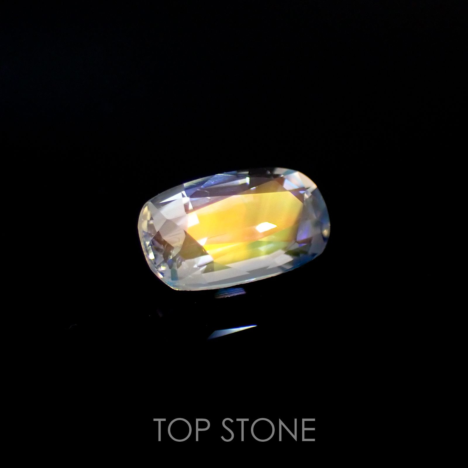 レインボームーンストーン(アンデシンラブラドライト) マダガスカル産 ルース 0.9ct[210410402]8×4.6mm前後
