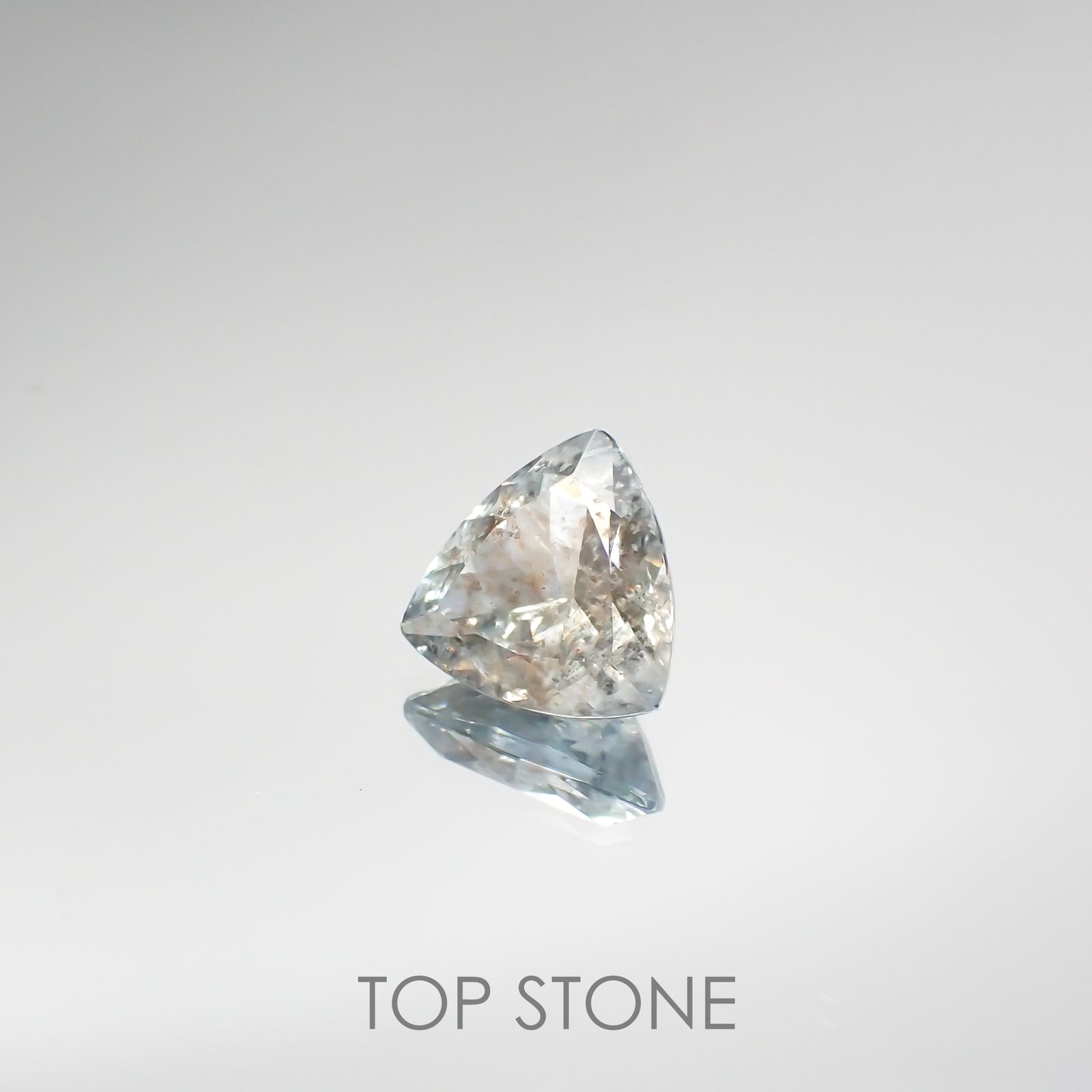 アベンチュリンアクアマリン(宝石名アクアマリン) ナイジェリア産 2.07ct 識別済[210712986]8.9×9.1mm前後