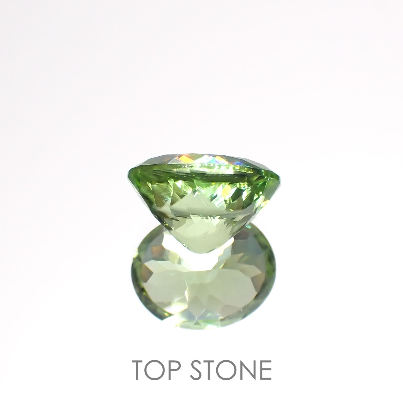 ペリドット(宝石名ペリドット)ノルウェー産 3.23ct 識別済[220918083]10x8.2mm前後