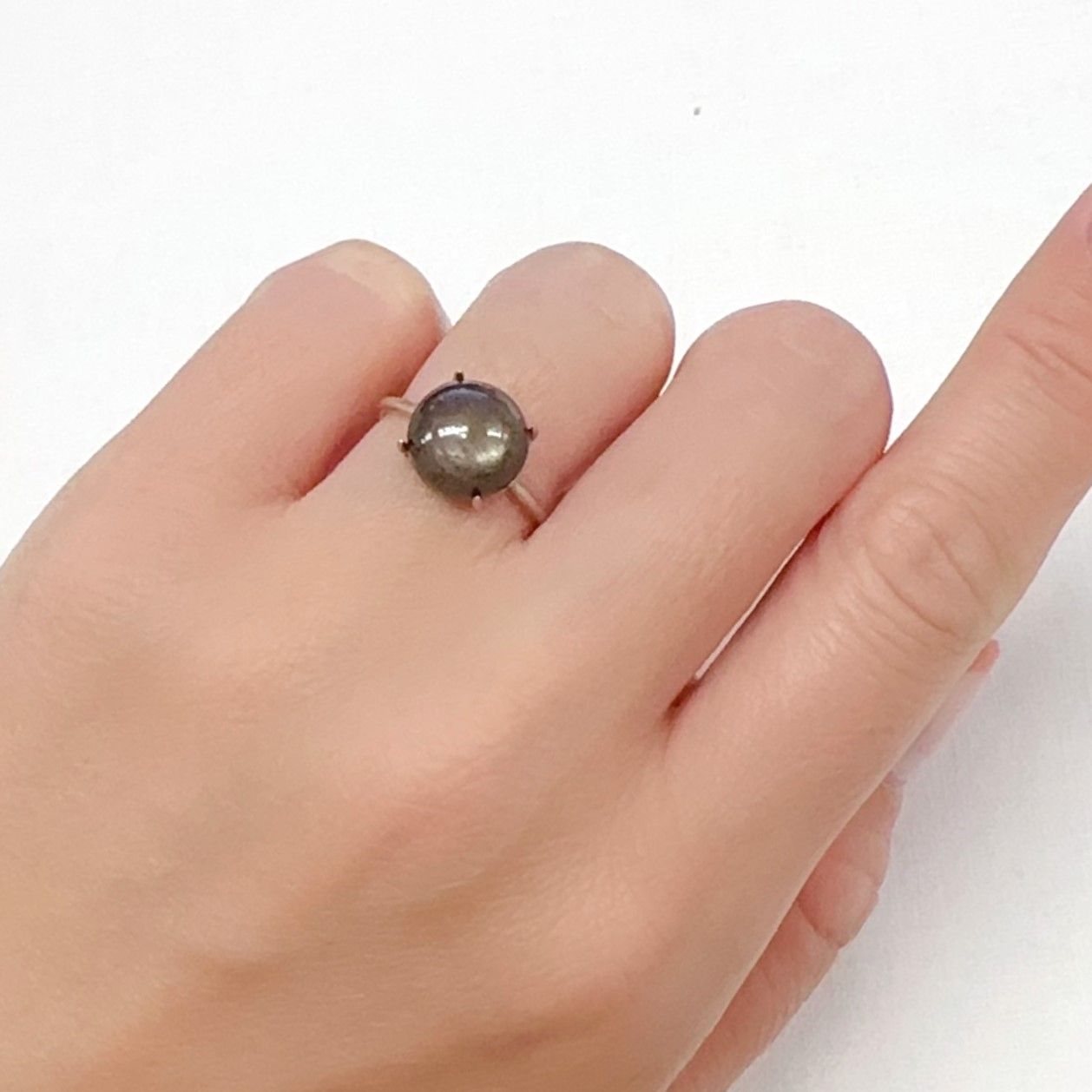 ゴールドシーンスターサファイア ケニア産 5.43ct[240527489]9.9x9.8mm前後