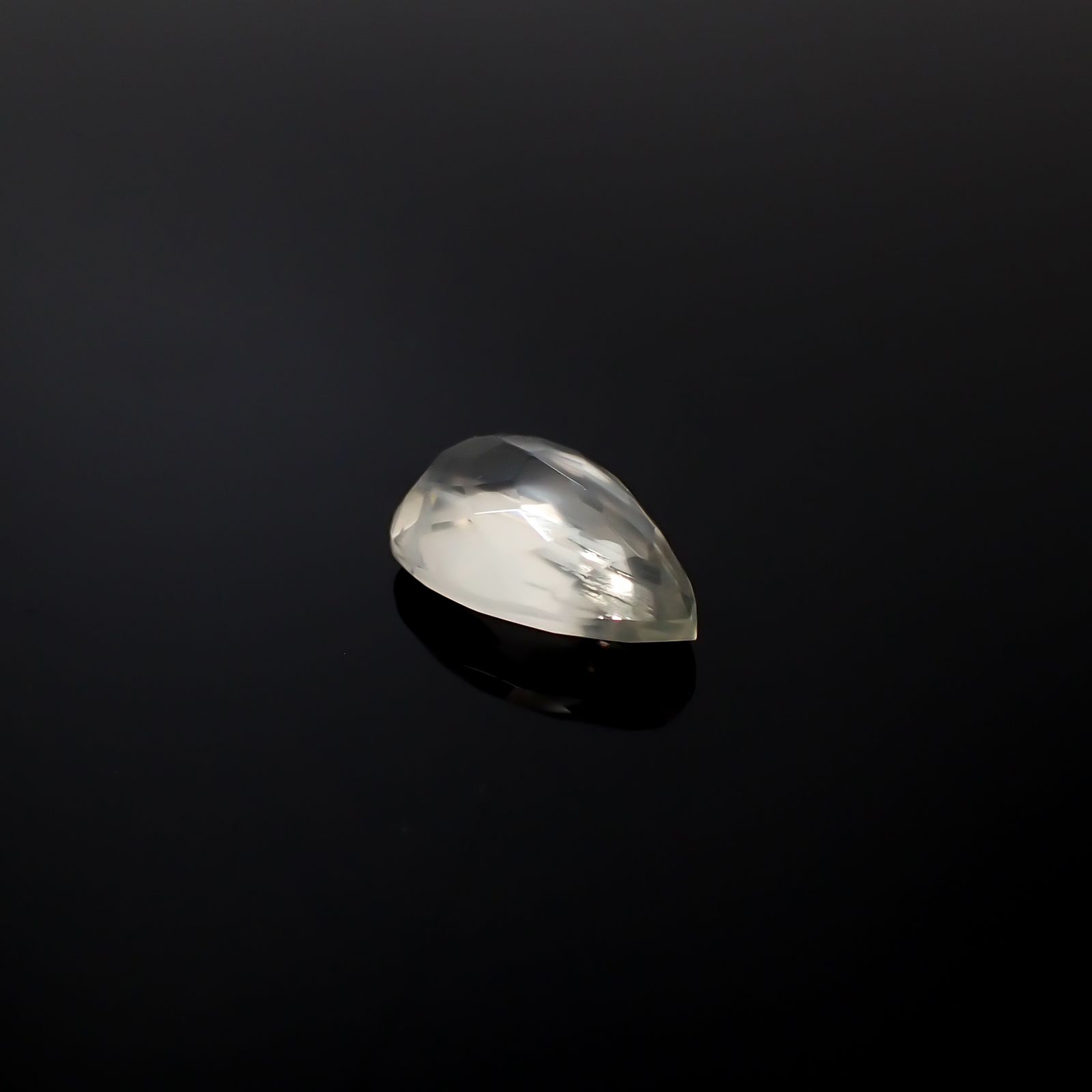 マラウイムーンストーン マラウイ共和国産 5.14ct / 15x9.3mm前後 [260331828]