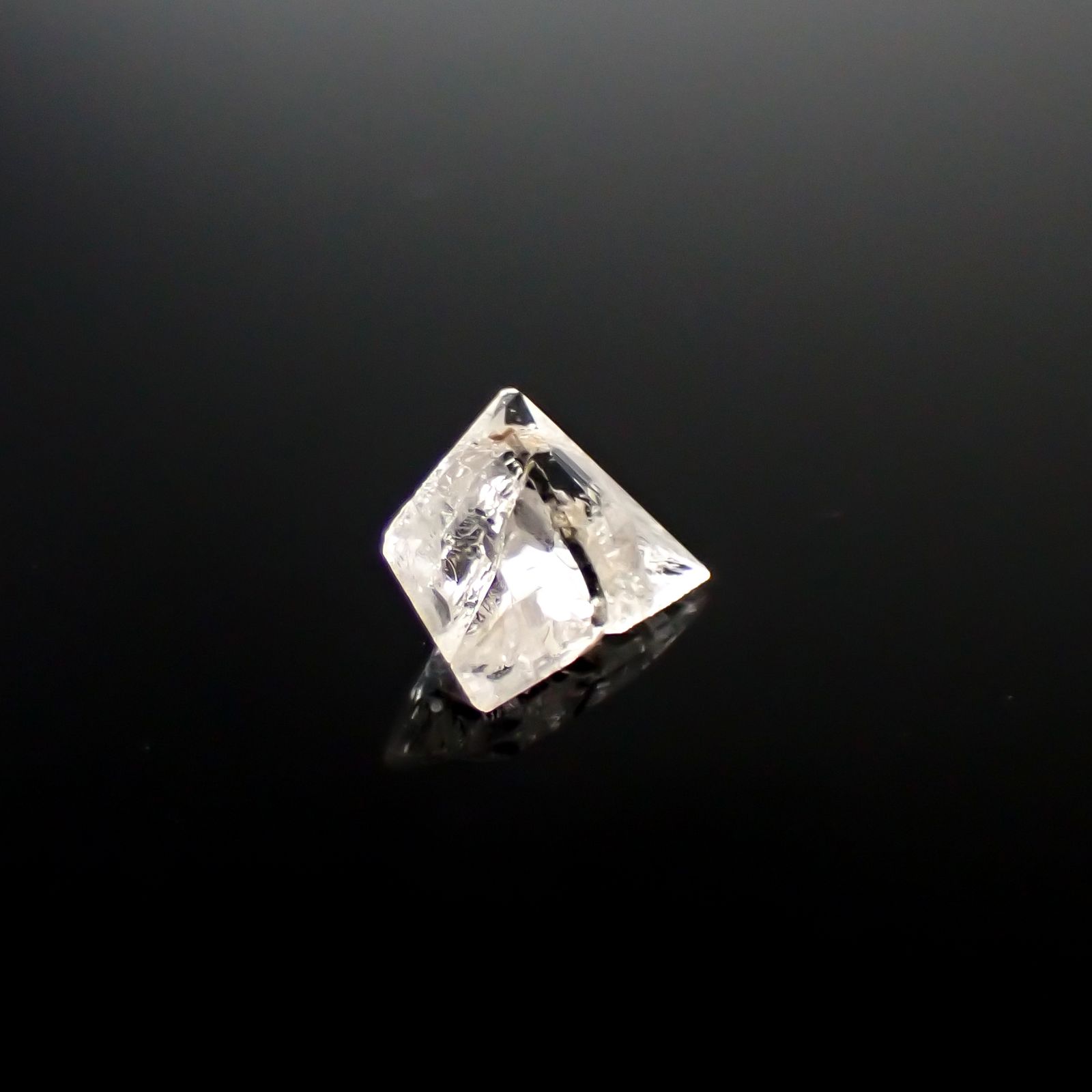 ◇カスタムカット◇ポードレッタイト(宝石名ポードレッタイト)ビルマ産 0.282ct ソ付(彩珠)[240628437]5.8x4.2mm前後