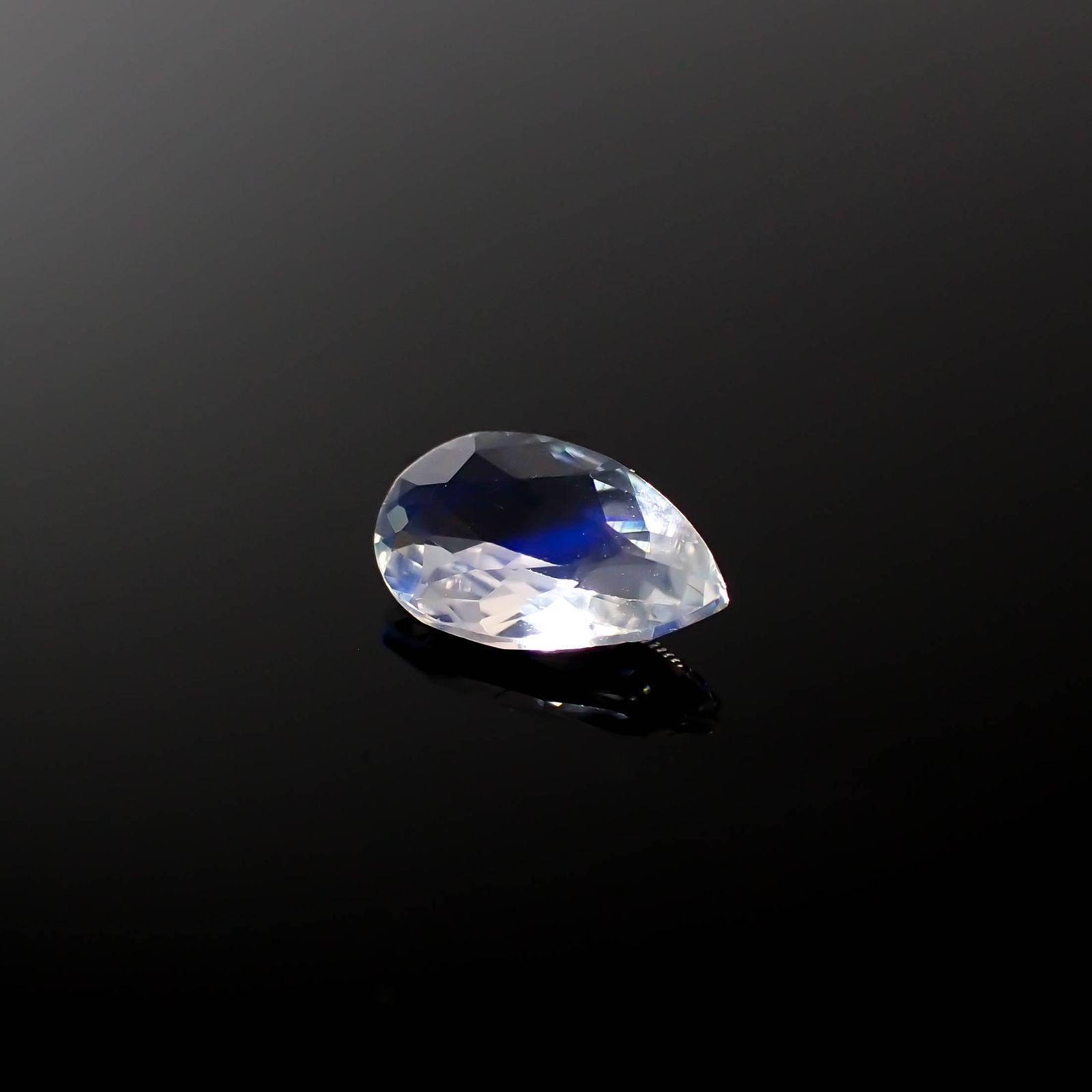 レインボームーンストーン ザンビア産 0.51ct[240326921]7.5x4.6mm前後