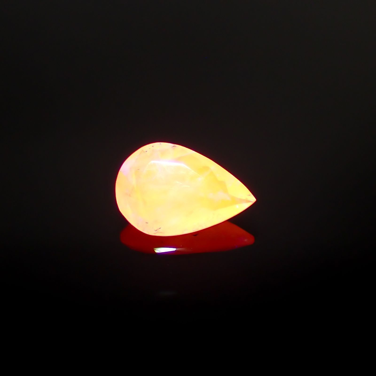 ハックマナイト(宝石名ハックマナイト)アフガニスタン産 識別済 0.77ct / 8.9x5.9mm前後 [260115392]