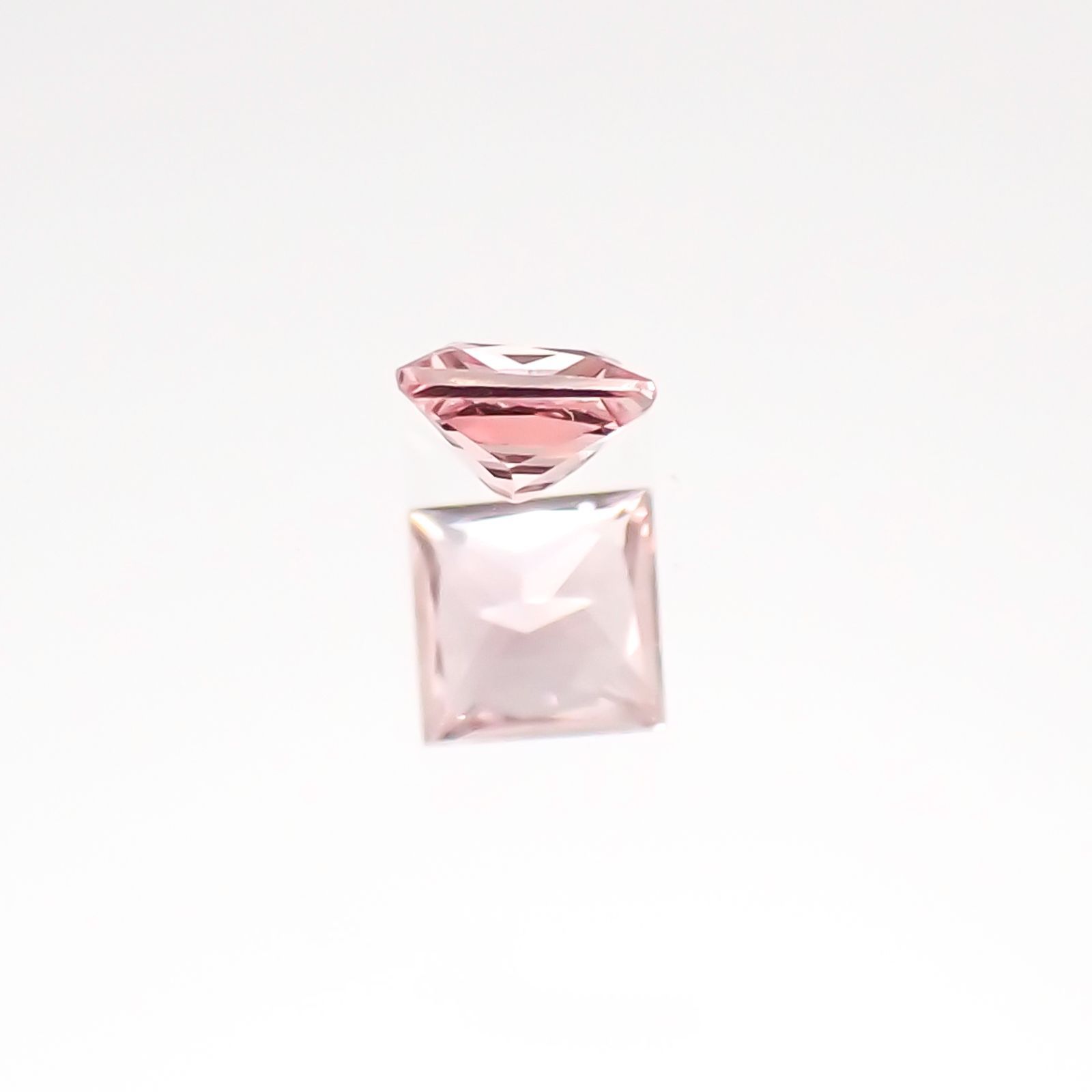 ◇プリンセスカット◇パパラチャサファイア スリランカ産 ルース 0.09ct ソーティング付き[20106948]2.49×2.43mm前後
