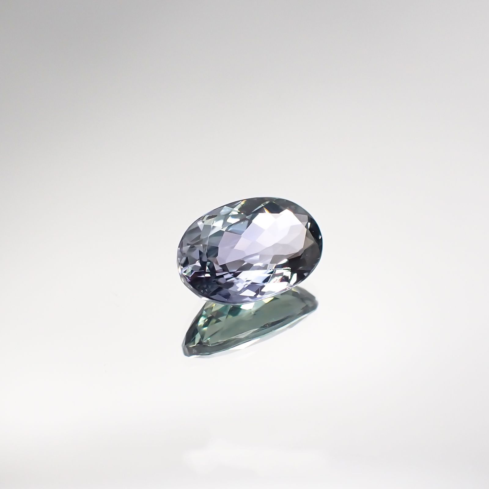 バイカラータンザナイト(宝石名タンザナイト) タンザニア産 1.467ct ソ