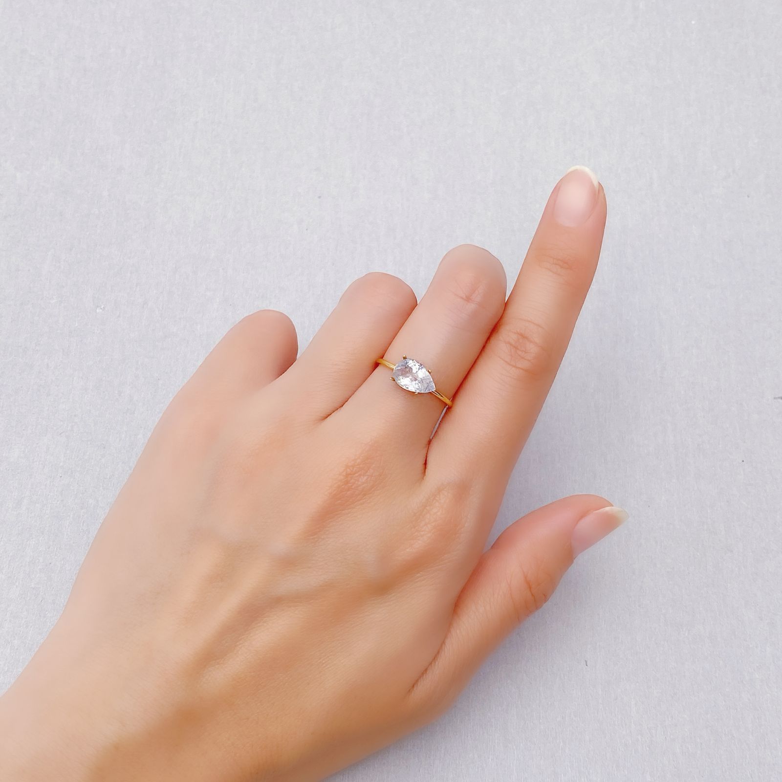 インディゴライトインクォーツ ブラジル産 1.12ct [241229606]9.6x6.1mm前後