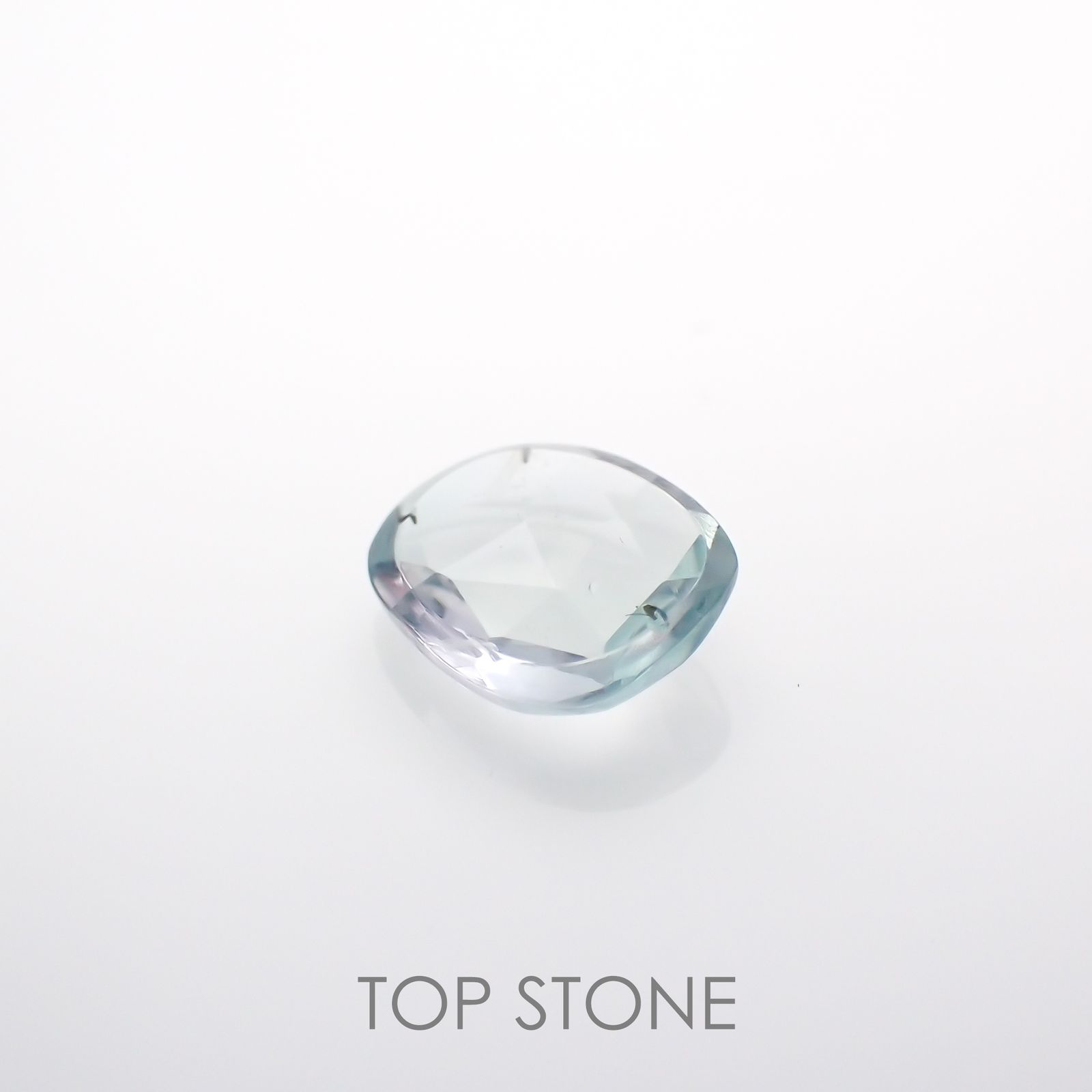 ◇ローズカット◇バナジウムコーネルピン(宝石名コーネルピン)タンザニア・タンガ州産 0.72ct 識別済[220115551]6.9x5.6mm前後
