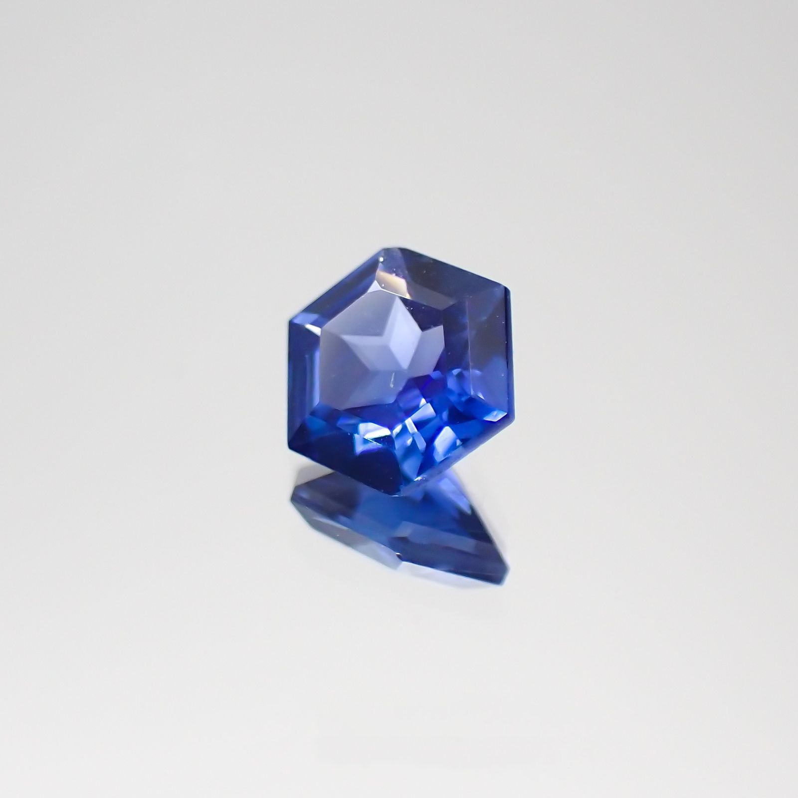 ◇ヘキサゴンカット◇サファイアSA(宝石名サファイア) マダガスカル産 0.23ct 識別済[210611053]3.6×3.5mm前後