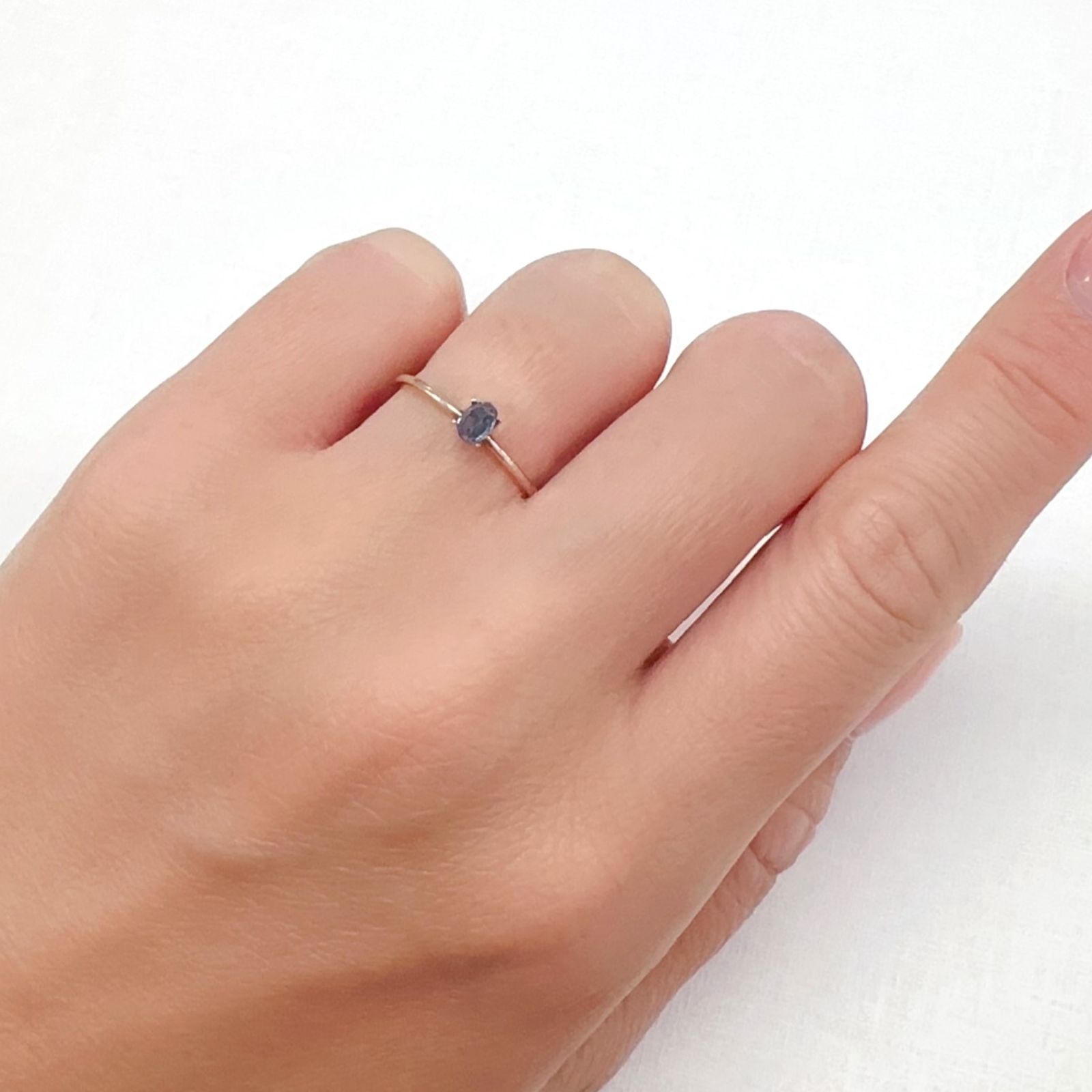タトゥーアクアマリン ブラジル・ミナスジェライス州タトゥー鉱山産 0.14ct[240427168]4.1x2.9mm前後