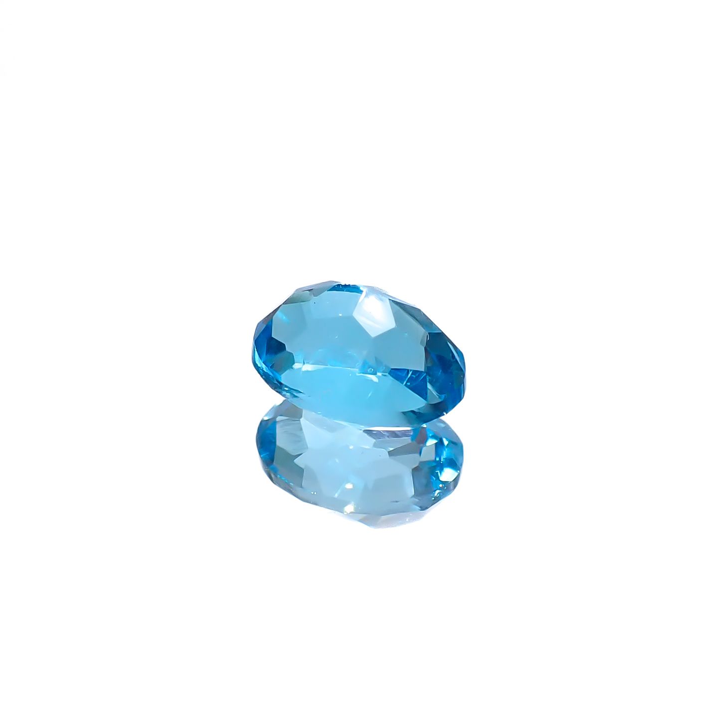 スイスブルートパーズ ブラジル産 1.92ct [241229579]8.1x6.2mm前後