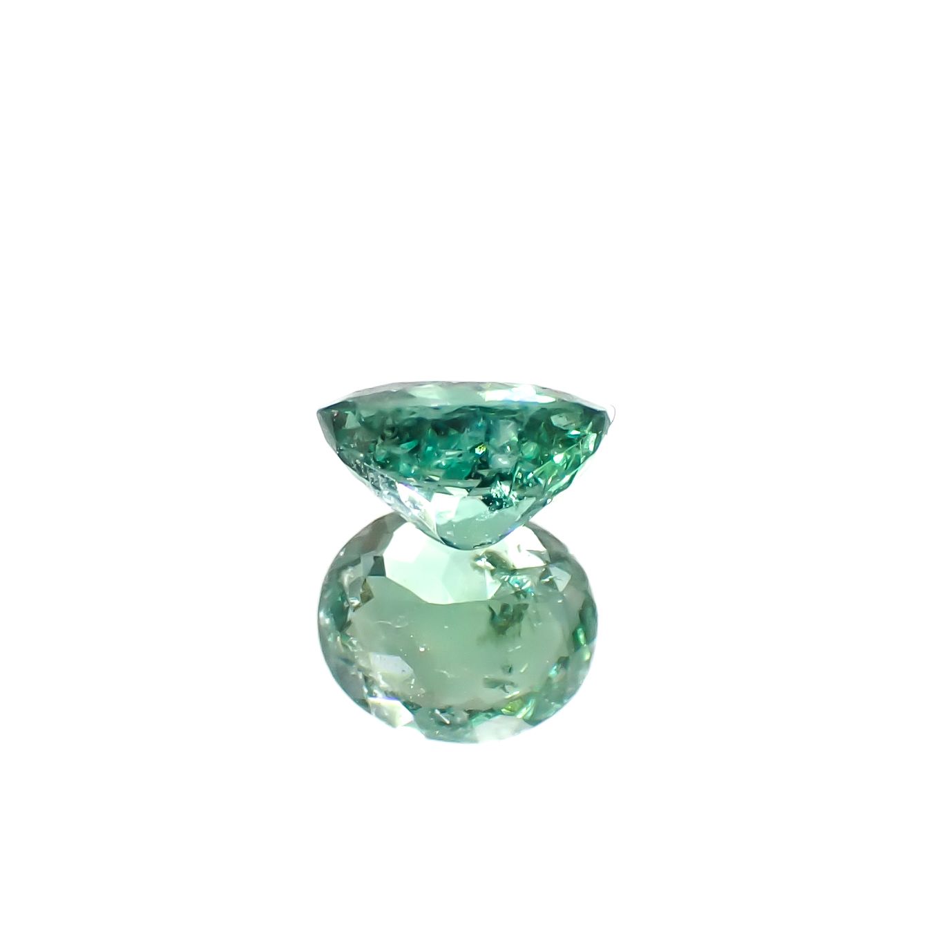 パライバトルマリン ブラジル・パライバ州バターリャ鉱山産 0.42ct[240928736]5.1x4.4mm前後