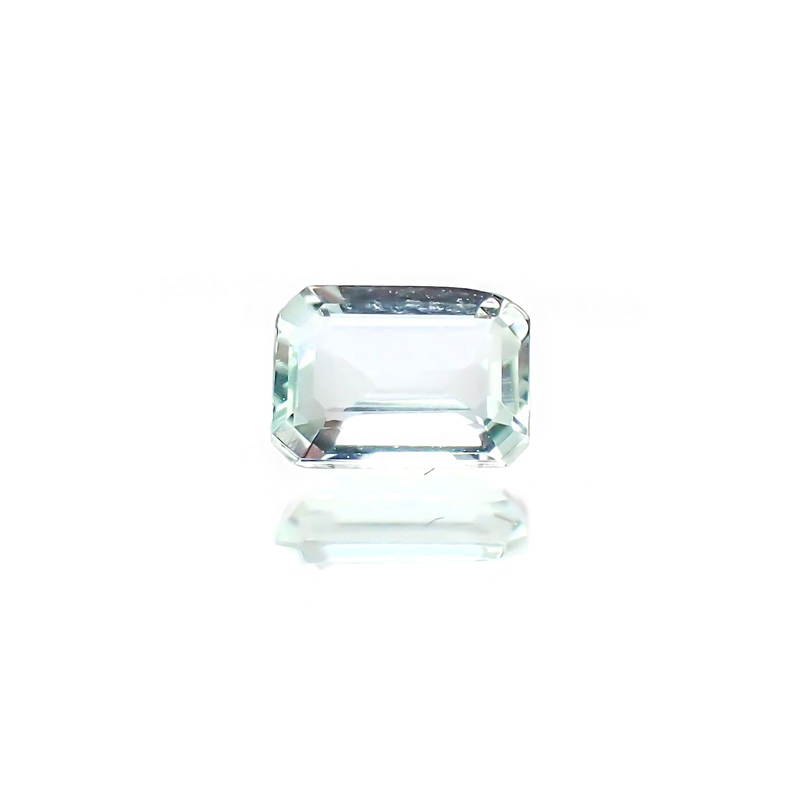 ミントベリル(宝石名グリーン・ベリル) ブラジル産 識別済 0.17ct / 4.2x3.2mm前後 [21059708]