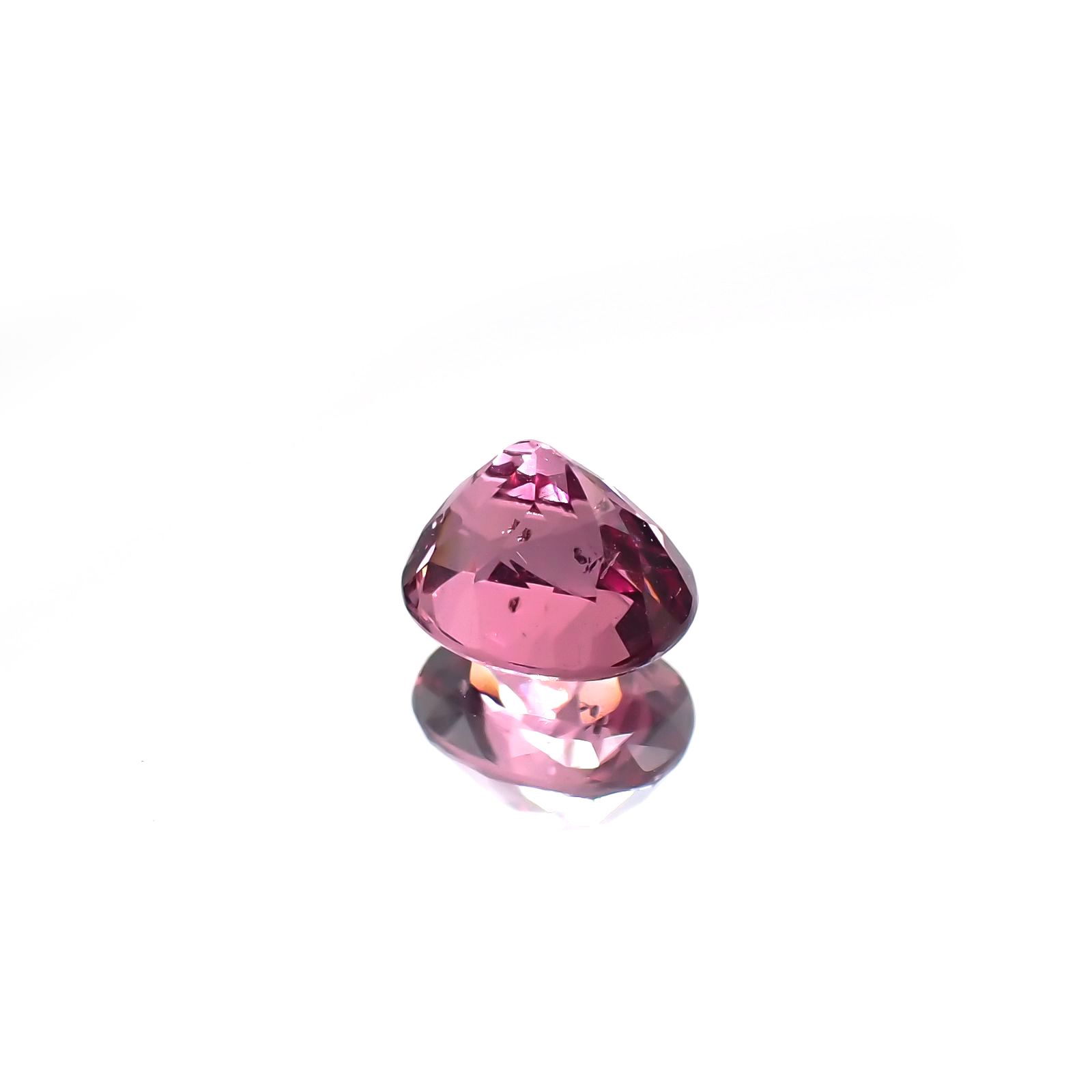 カラーシフト マラヤガーネット(宝石名ガーネット) タンザニア産 1.43ct 識別済[210711881]6.9×5.6mm前後