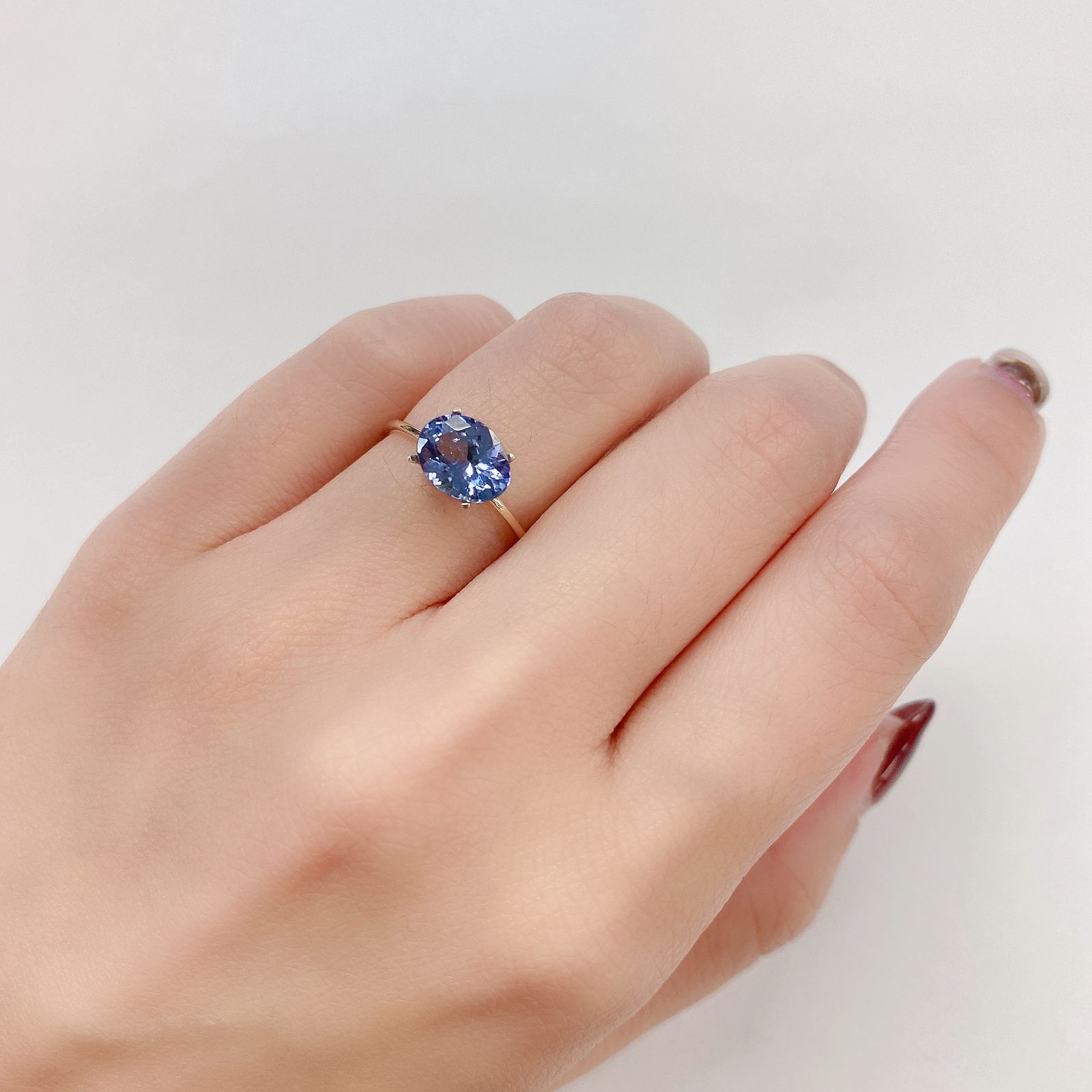 バイカラータンザナイト(宝石名タンザナイト) タンザニア産 1.665ct ソ付(彩珠)[210711829]8.9×6.8mm前後
