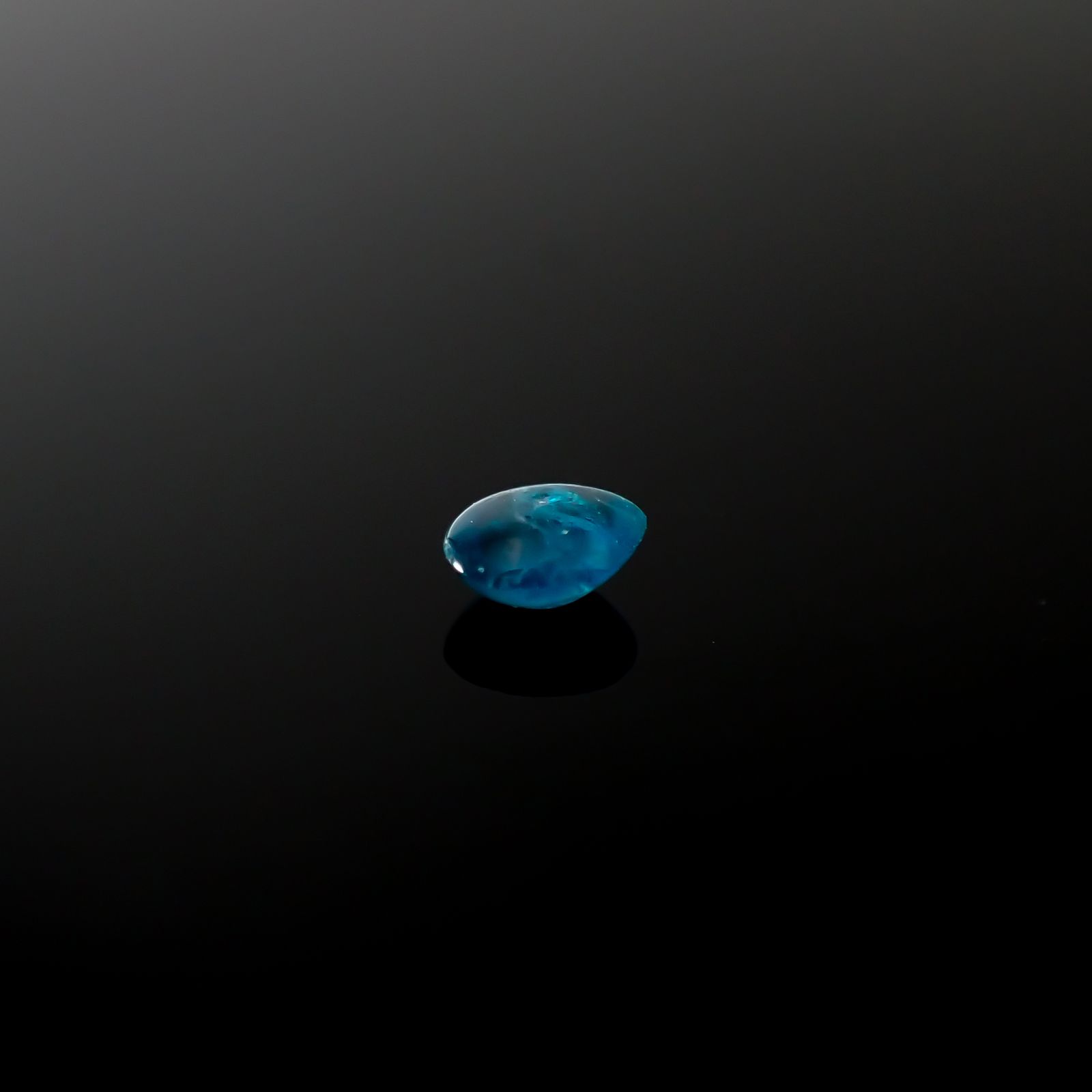 アウイナイト フルオレッセンス アフガニスタン産 0.093ct[240326757]3.5x2.8mm前後