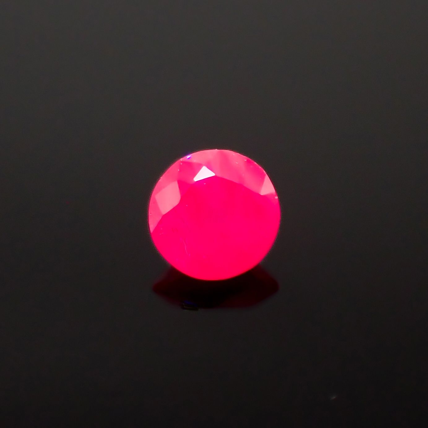 ルビー タイ/ミャンマー産 0.12ct[230321295]2.9x2.9mm前後