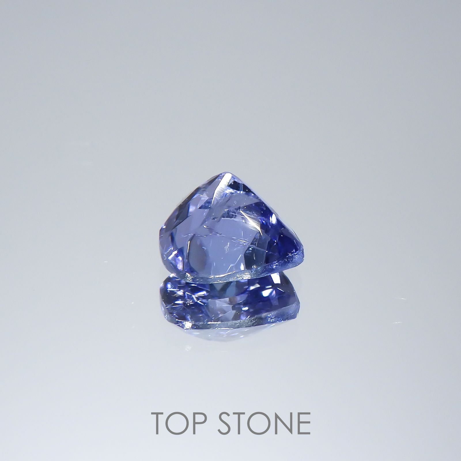 タンザナイト(宝石名タンザナイト)タンザニア産 0.51ct 識別済[220516048]5.1x5.1mm前後