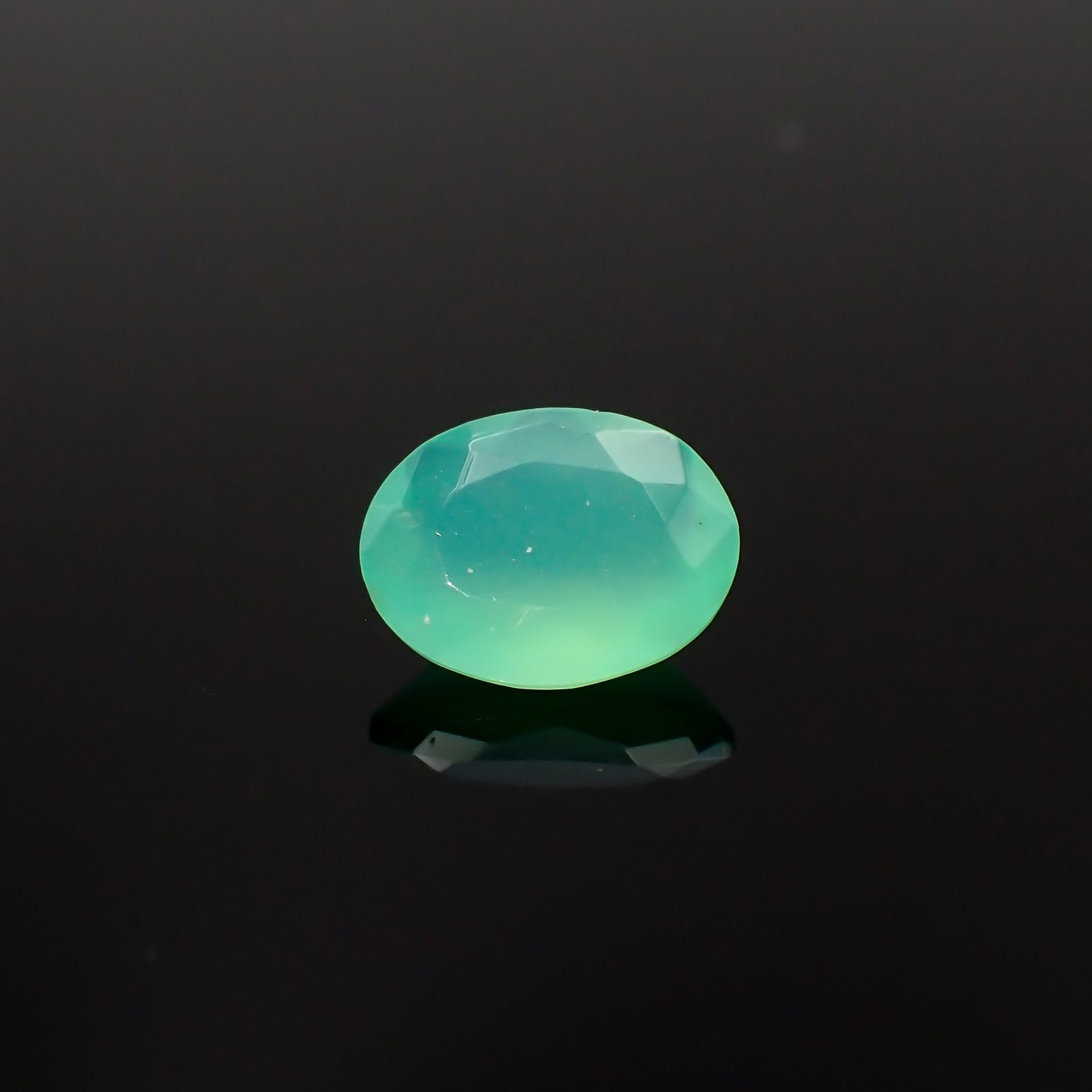グリーンオパール 南アフリカ産 0.78ct[230522117]7.9x6.1mm前後
