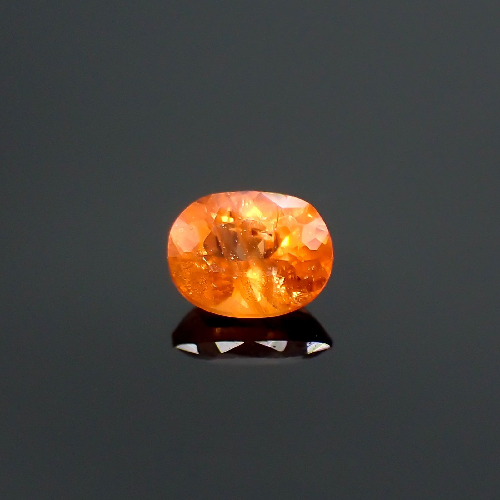 トリプライト(宝石名トリプライト) ブラジル産 0.547ct ソ付(彩珠)[210812512]5.4×4.1mm前後