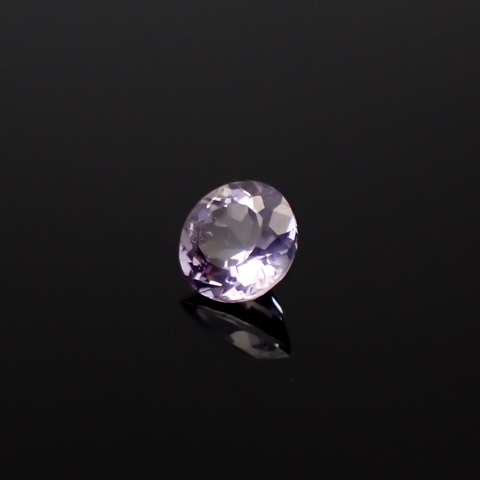 マリアライト(宝石名スキャポライト)スリランカ産 0.32ct 識別済[250330049]4.6x4.5mm前後