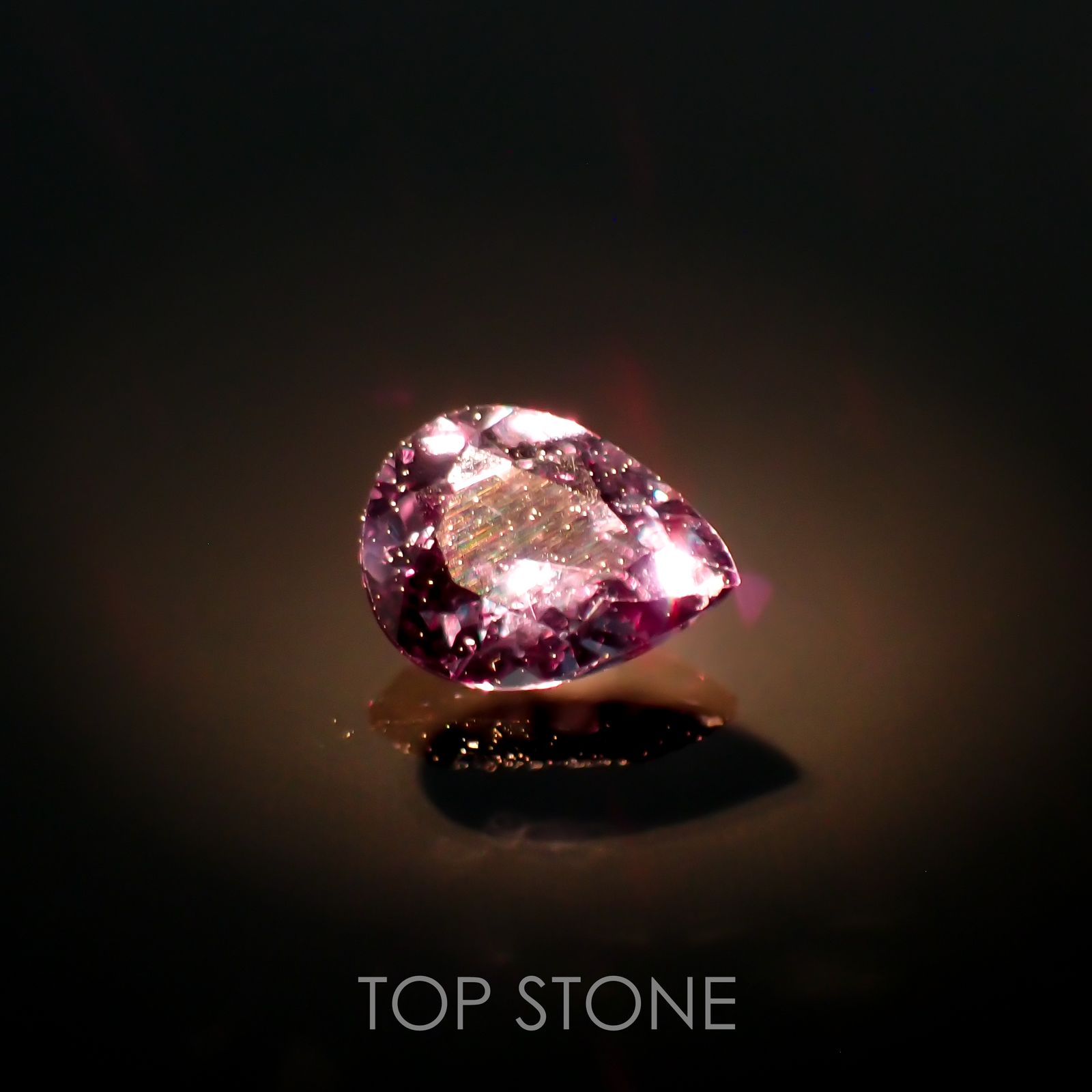 カラーチェンジガーネット アレキタイプ(宝石名ガーネット)マダガスカル・ベキリー産 0.16ct 識別済[220616430]4x3mm前後