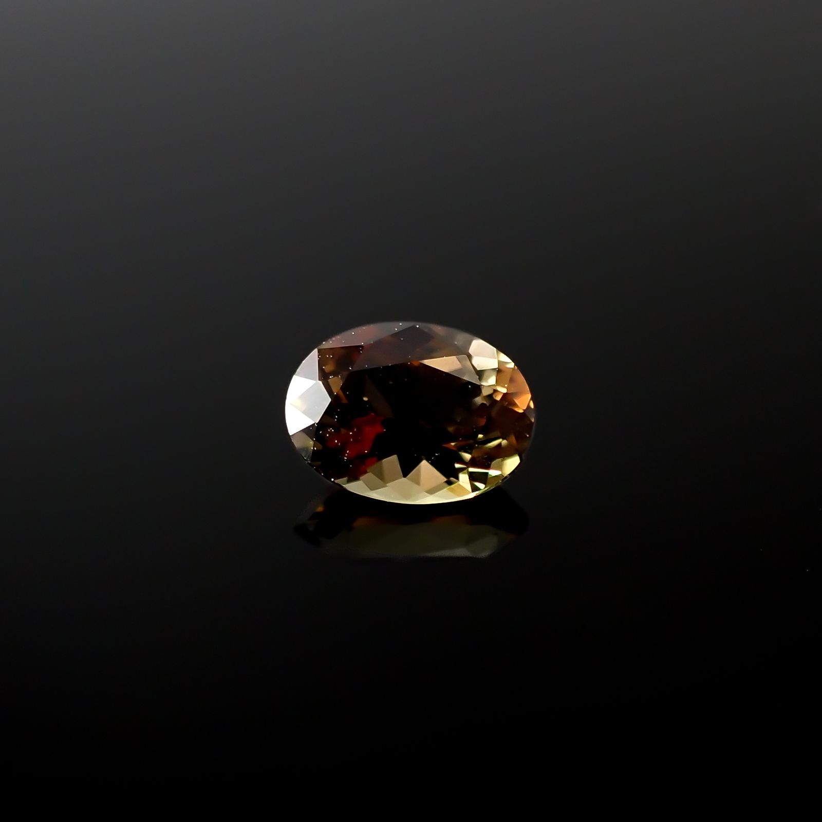 バイカラーアンダリュサイト スリランカ/マダガスカル産 0.58ct[240226143]6.1x4.5mm前後