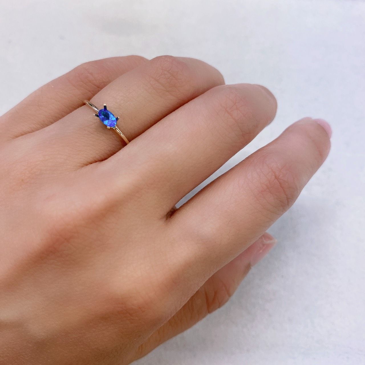 ネオンブルーアパタイト(宝石名アパタイト) ブラジル産 0.21ct 識別済[210712567]4.7×2.9mm前後