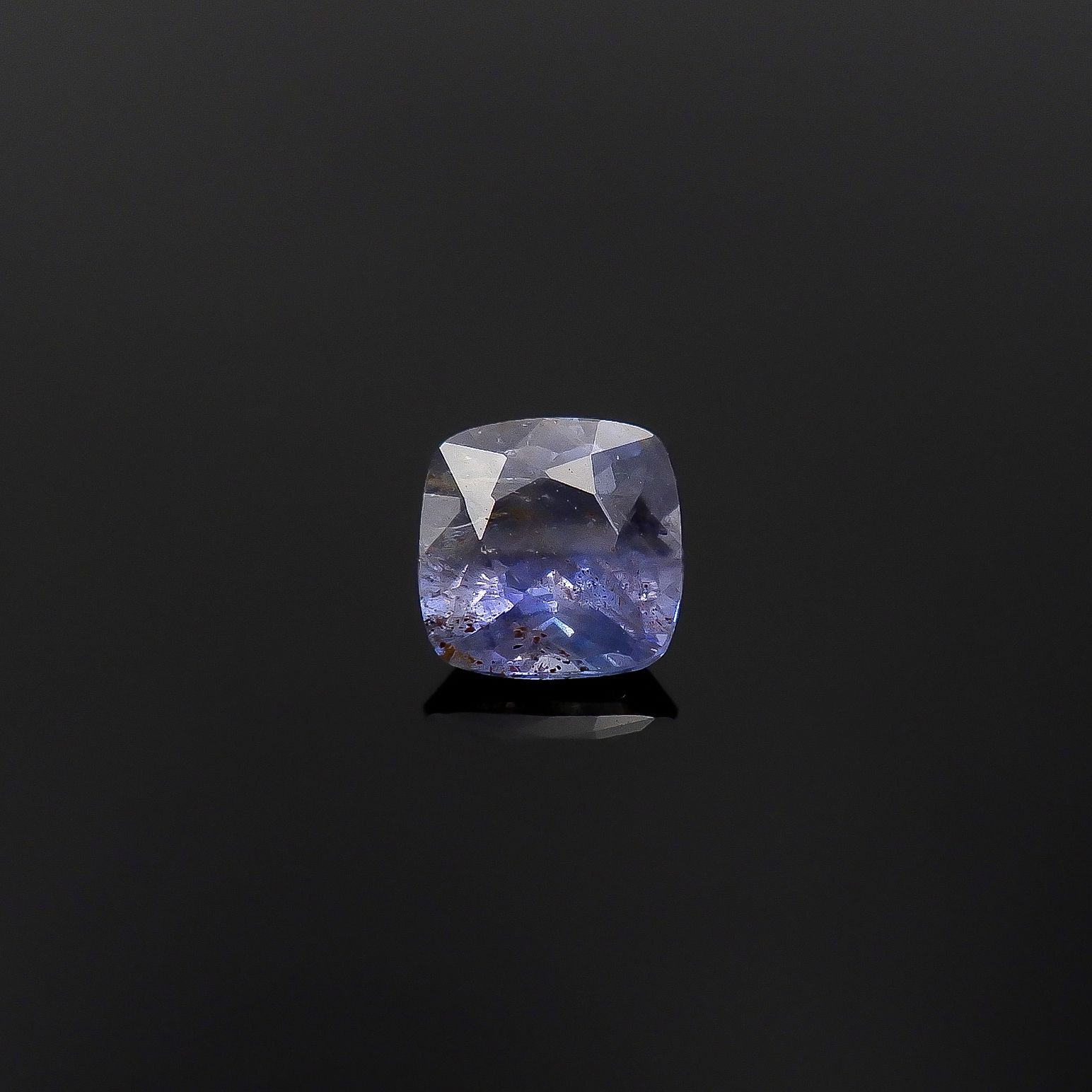 ジェレメジェバイト(宝石名エレメージェバイト)ナミビア産 ソ付(彩珠) 0.517ct / 5.1x5mm前後 [220717076]