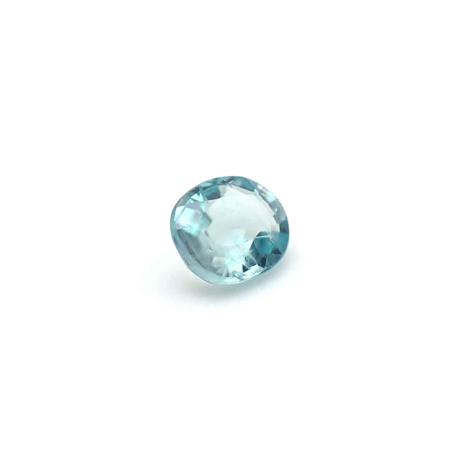 グランディディエライト(宝石名グランディディエライト)マダガスカル産 識別済 0.23ct / 4.3x3.7mm前後 [260826586]