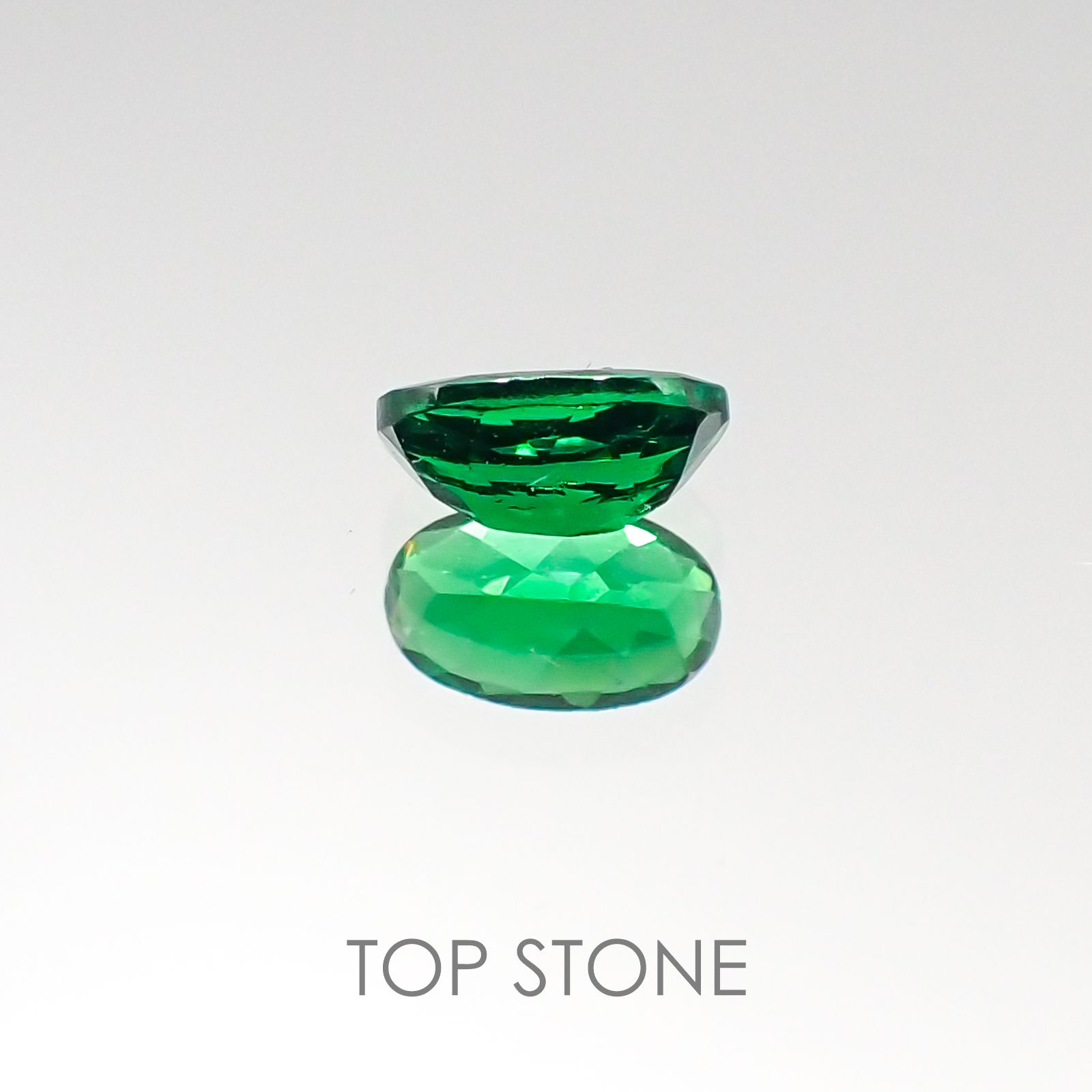 ツァボライト(宝石名グリーン グロッシュラー・ガーネット) タンザニア産 0.28ct 識別済[20095720]5.1×3.1mm前後