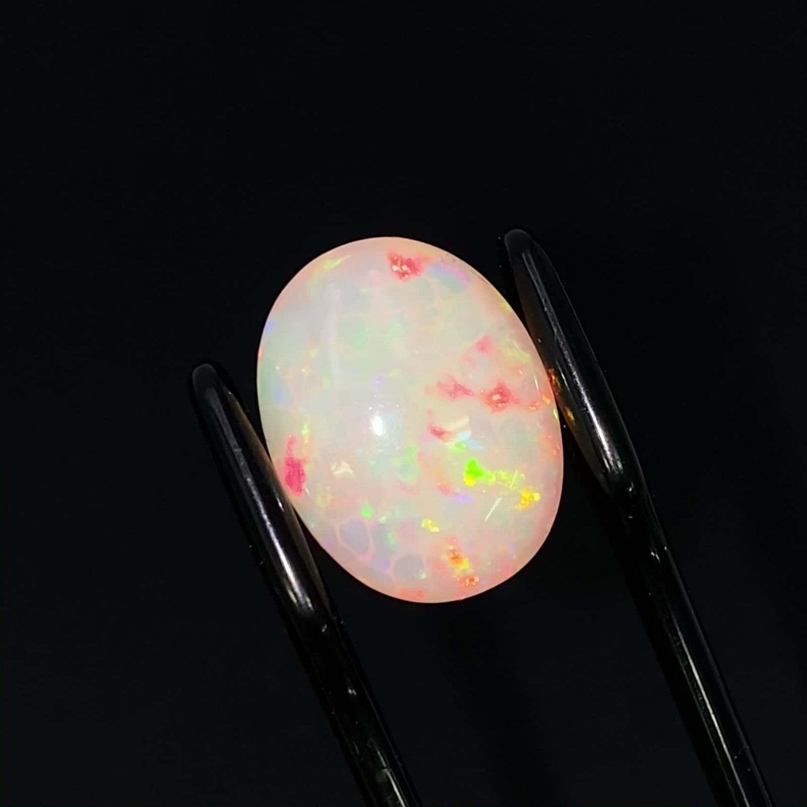 ハニカムオパール エチオピア産 5.20ct / 15.6x12.1mm前後 [240929025