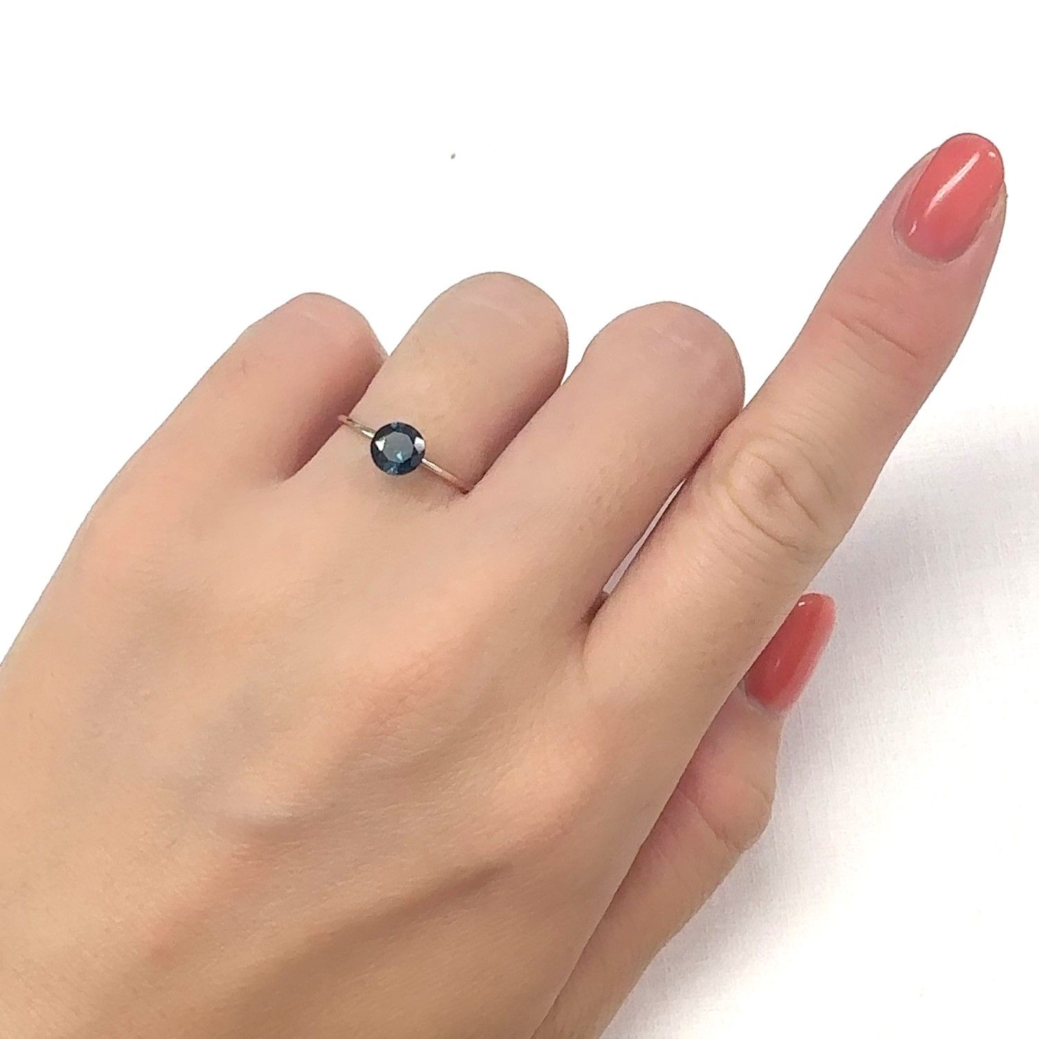 インディゴライト ブラジル産 0.68ct[240928945]5.8x5.7mm前後