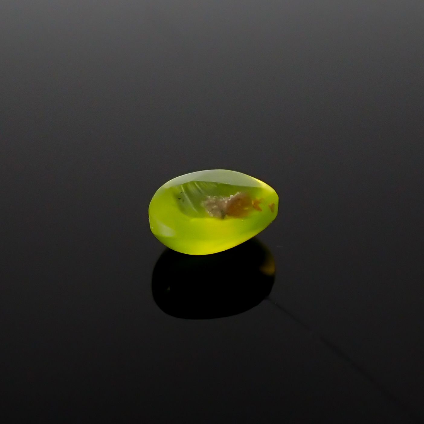 クリソベリルキャッツアイ スリランカ産 0.71ct[240226112]5.6x4.4mm前後