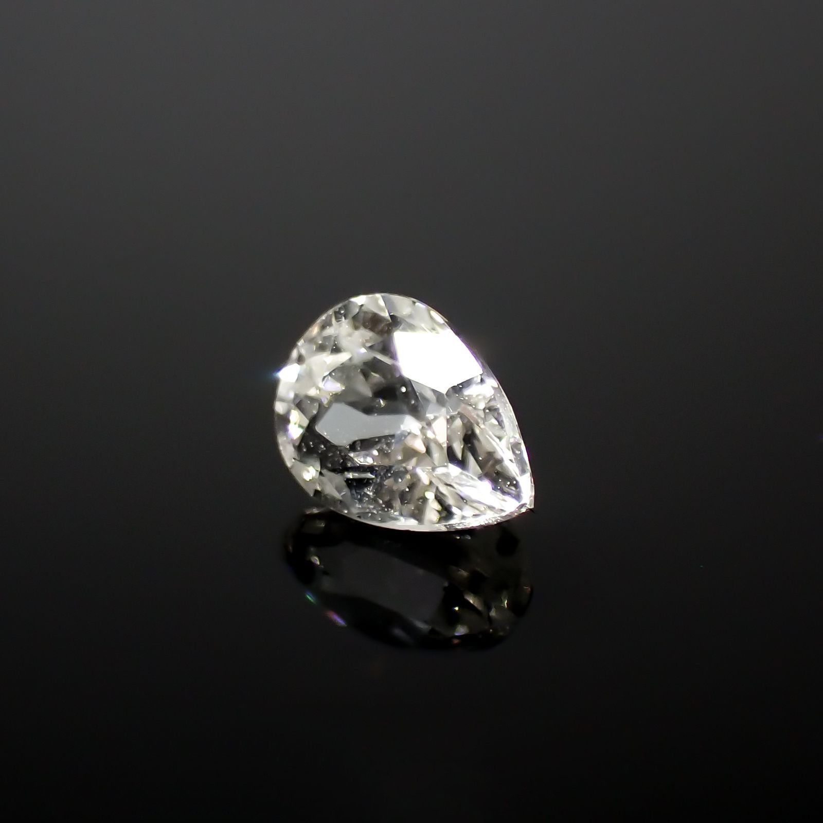 リューコガーネット(宝石名ホワイト グロッシュラー・ガーネット)ビルマ産 0.42ct 識別済[220616323]5x3.7mm前後