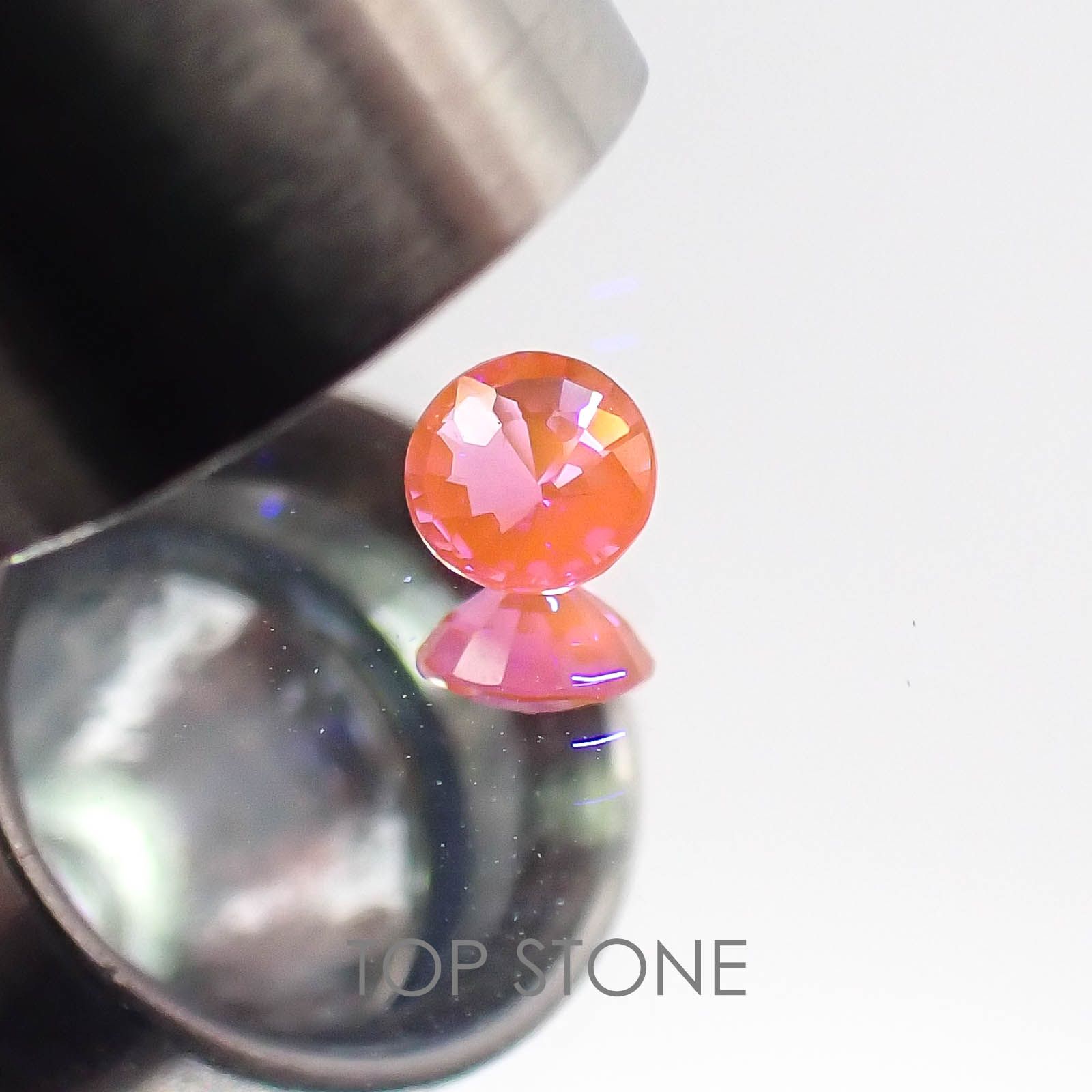 ハックマナイト アフガニスタン産 ルース 0.1ct[20074169]3.4×3.4mm前後